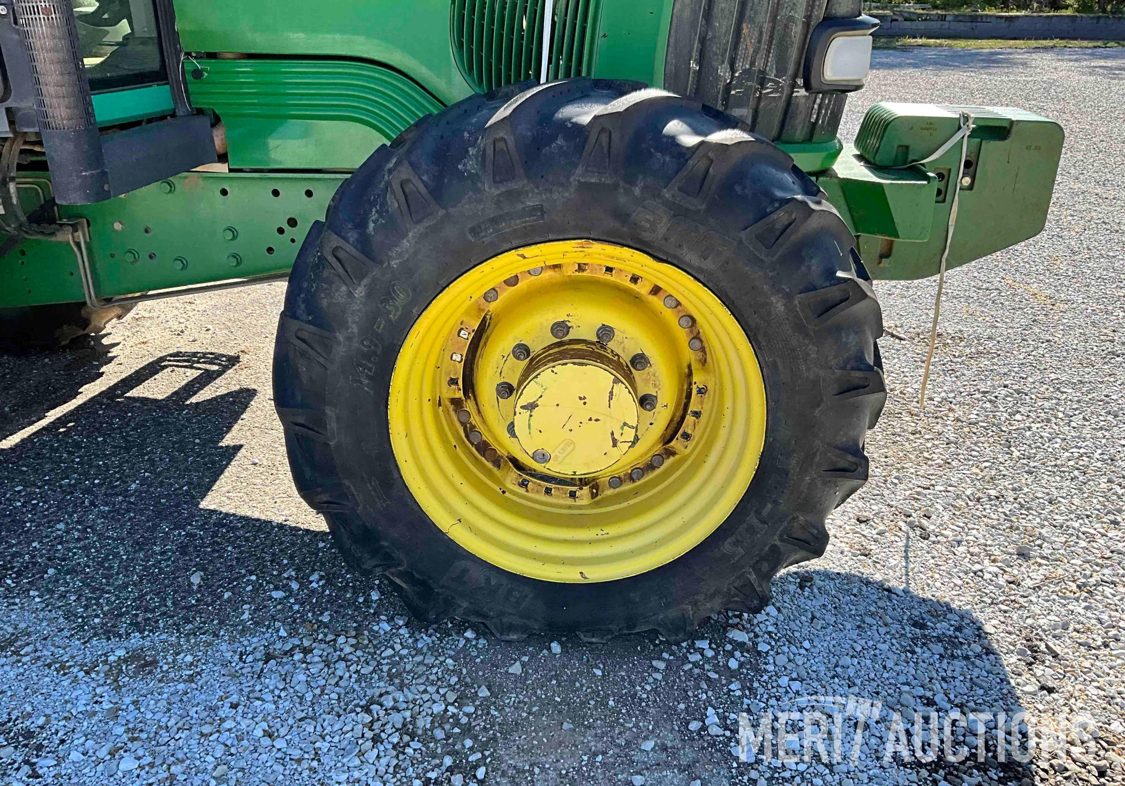 John Deere 7320 MFWD Tractor