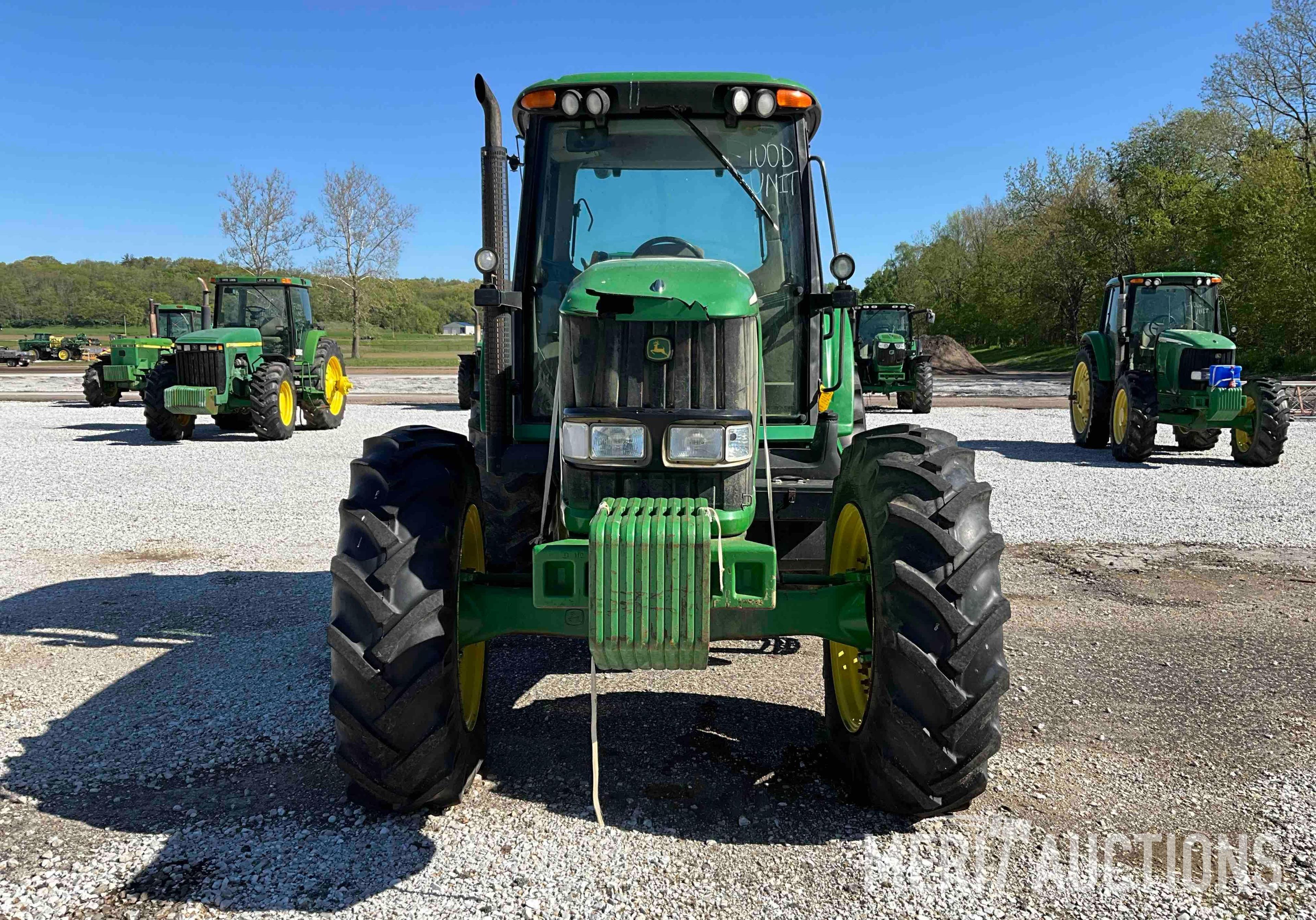 John Deere 7320 MFWD Tractor