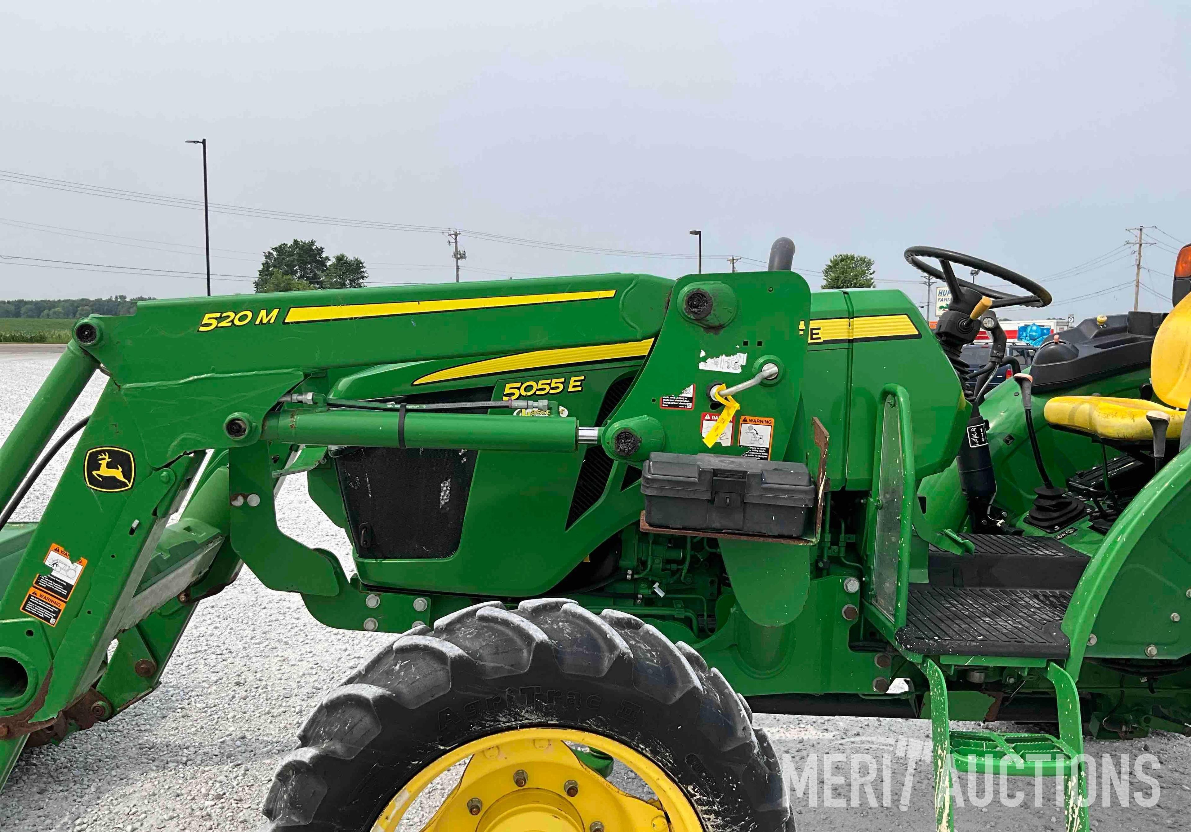 2019 John Deere 5055E Tractor