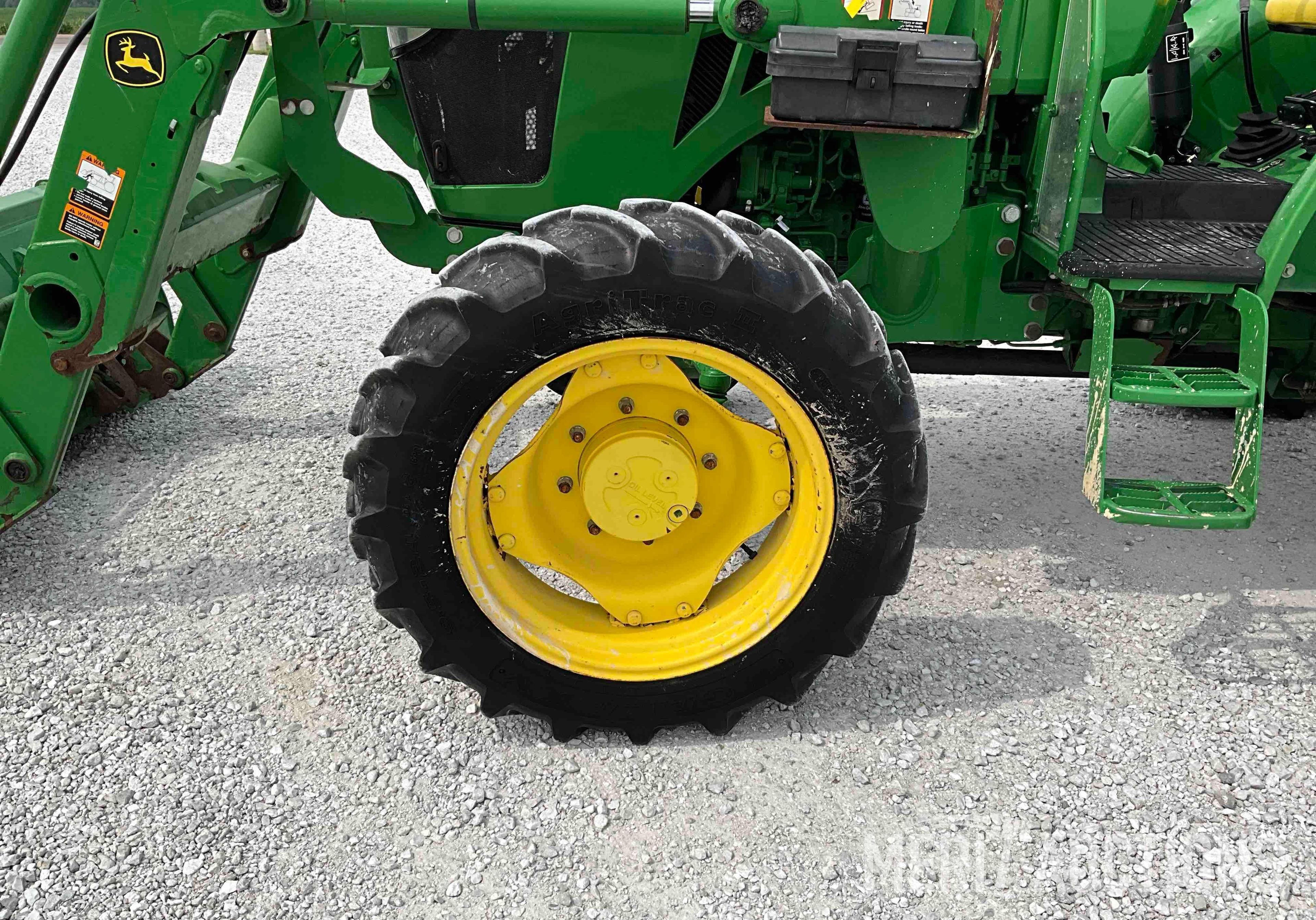 2019 John Deere 5055E Tractor