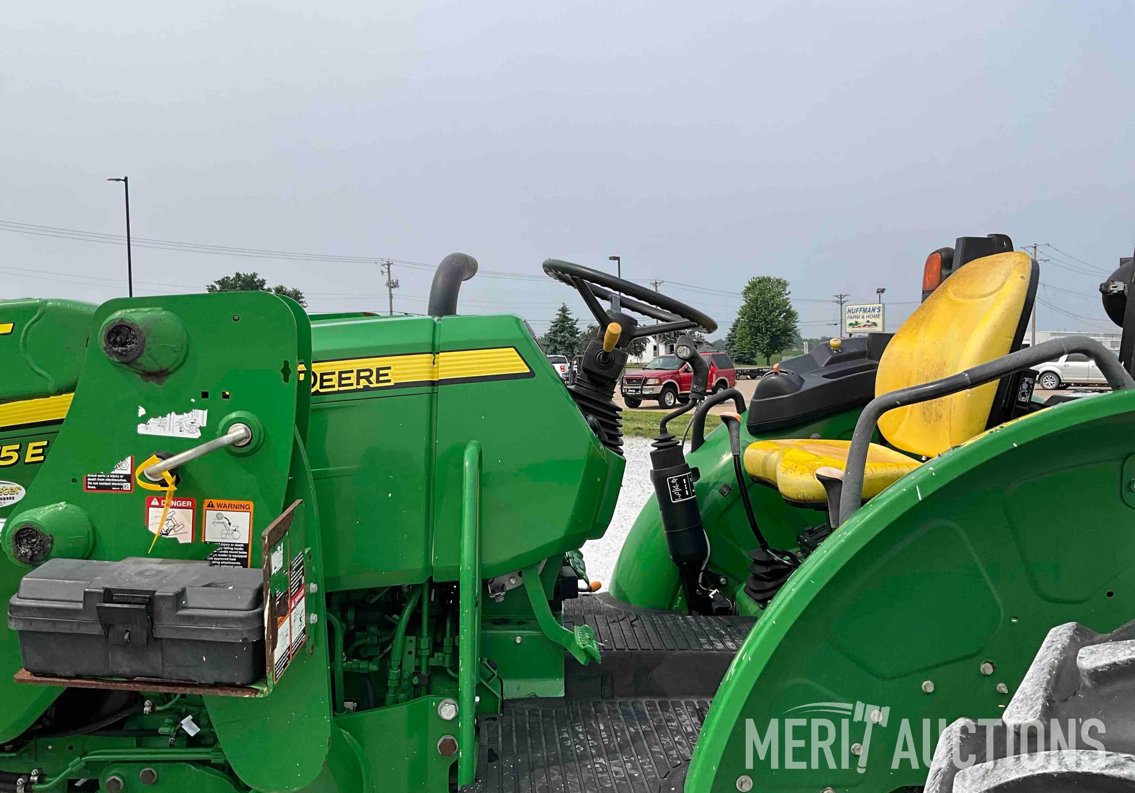 2019 John Deere 5055E Tractor