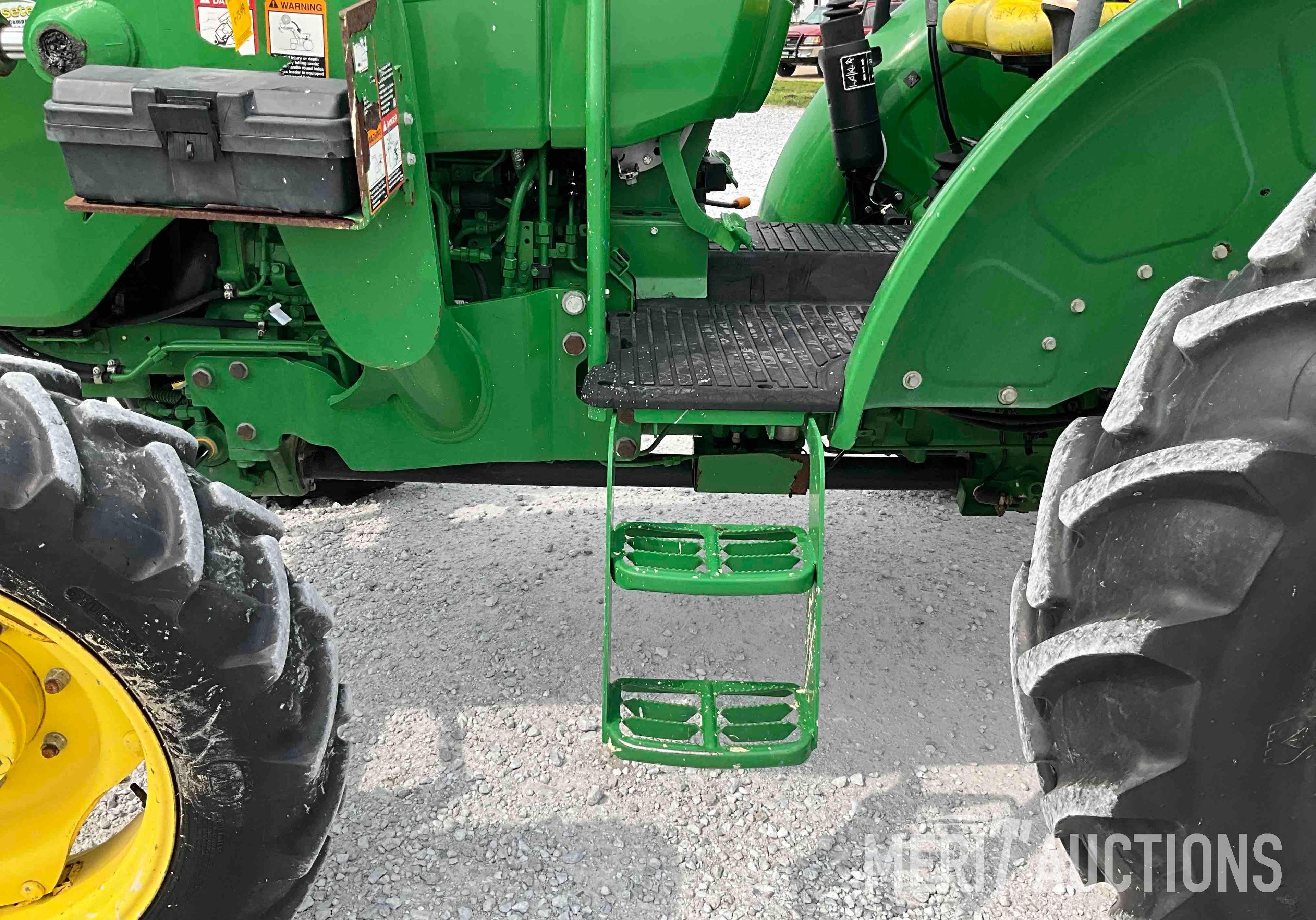 2019 John Deere 5055E Tractor