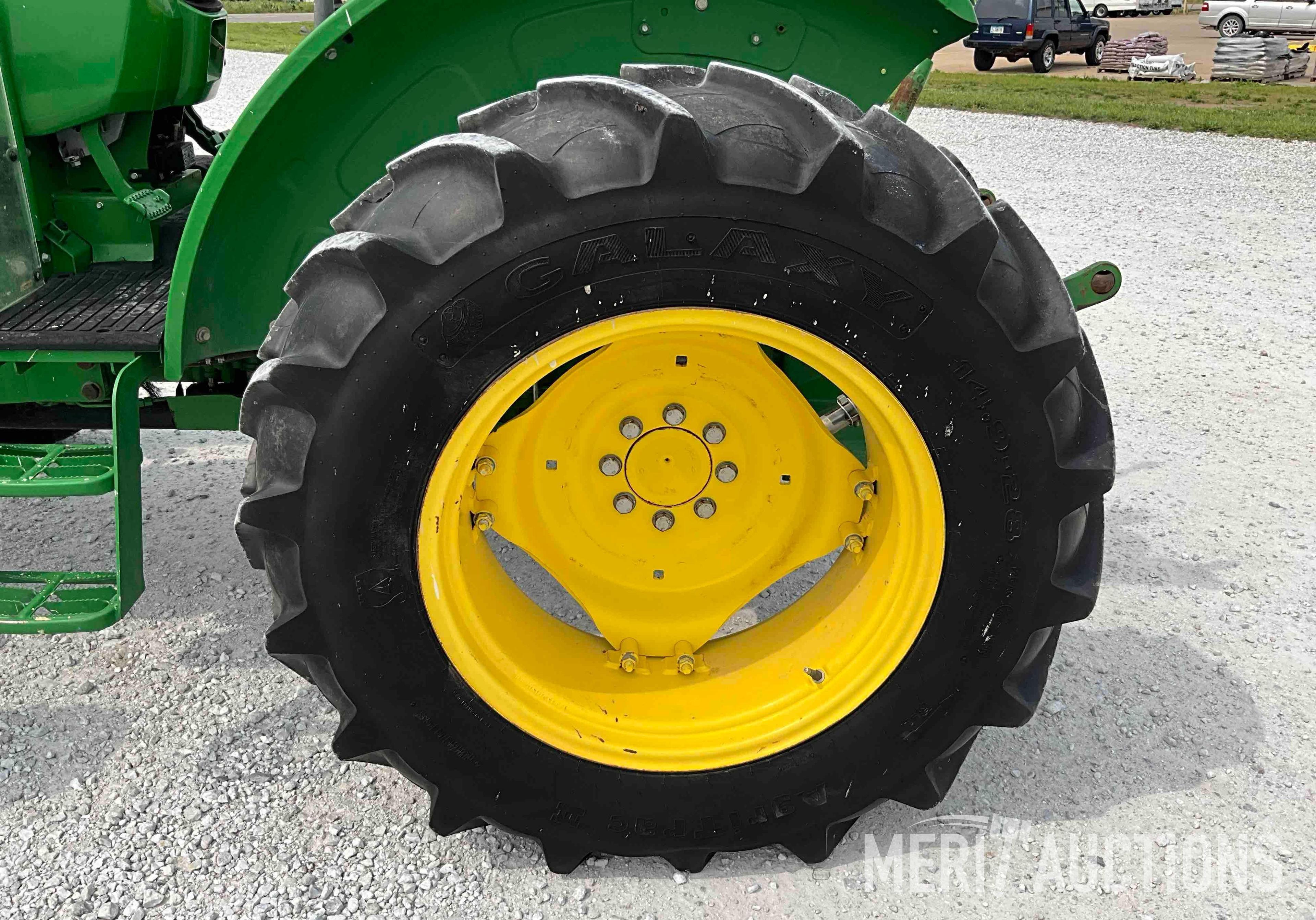 2019 John Deere 5055E Tractor