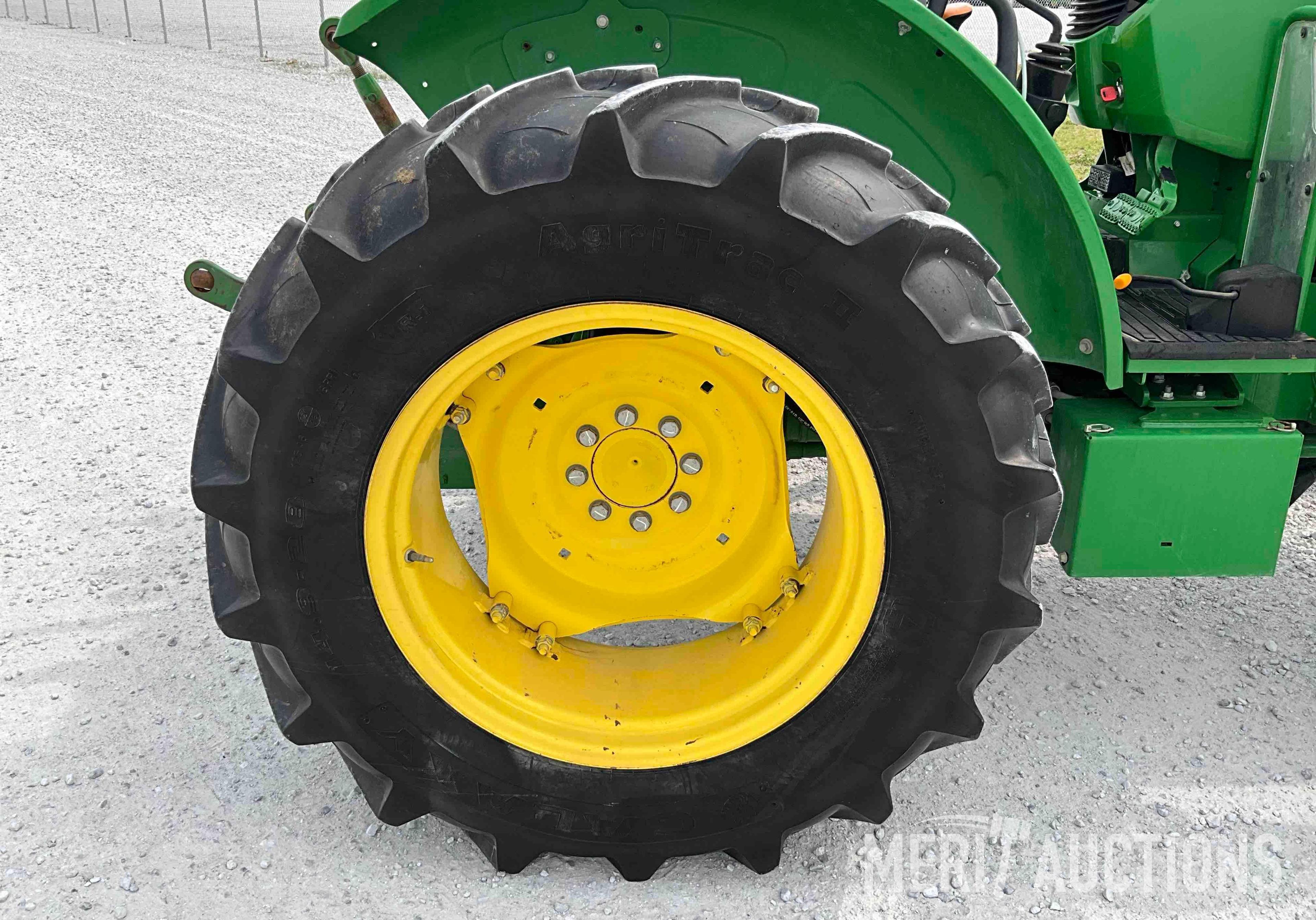 2019 John Deere 5055E Tractor