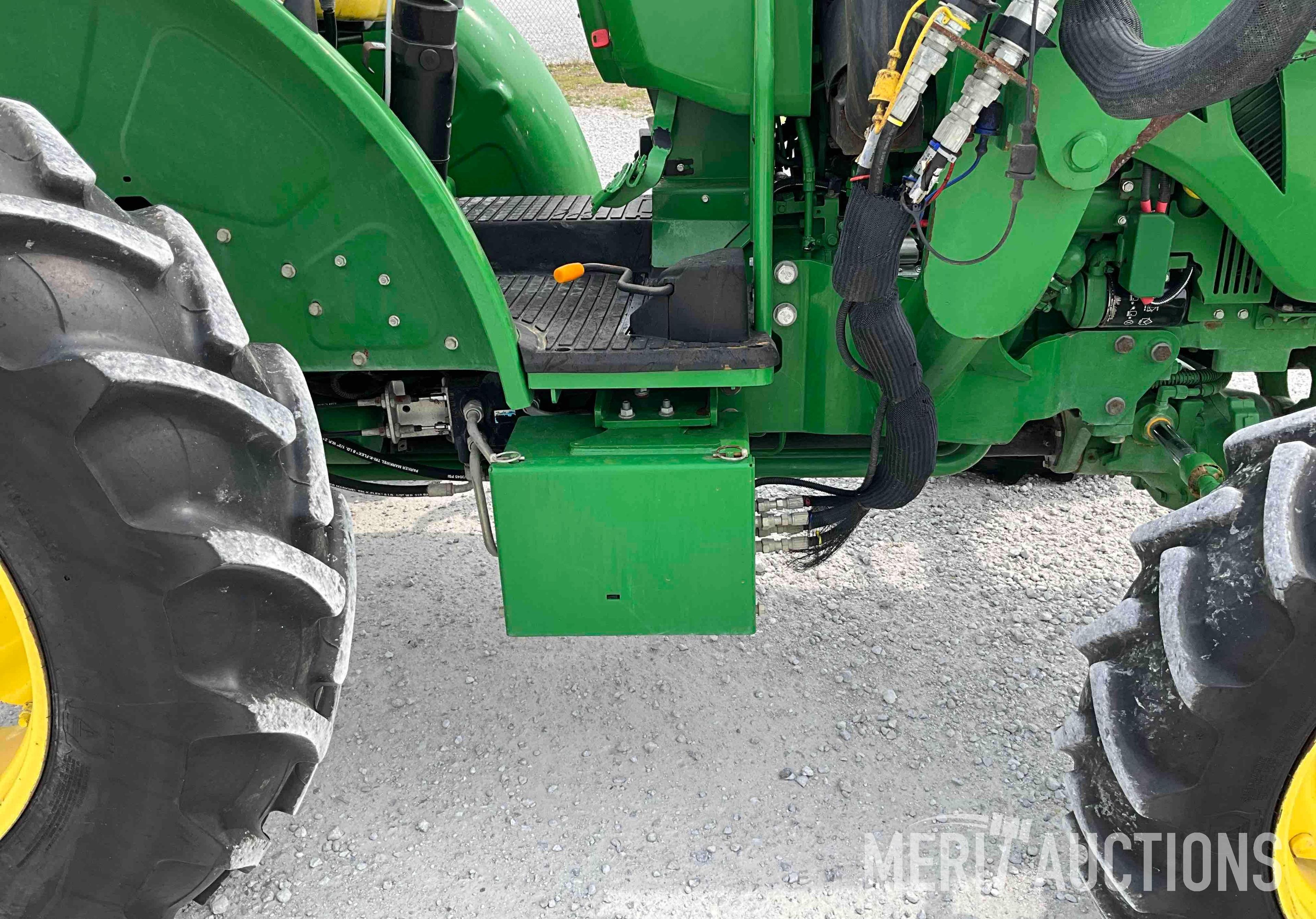 2019 John Deere 5055E Tractor