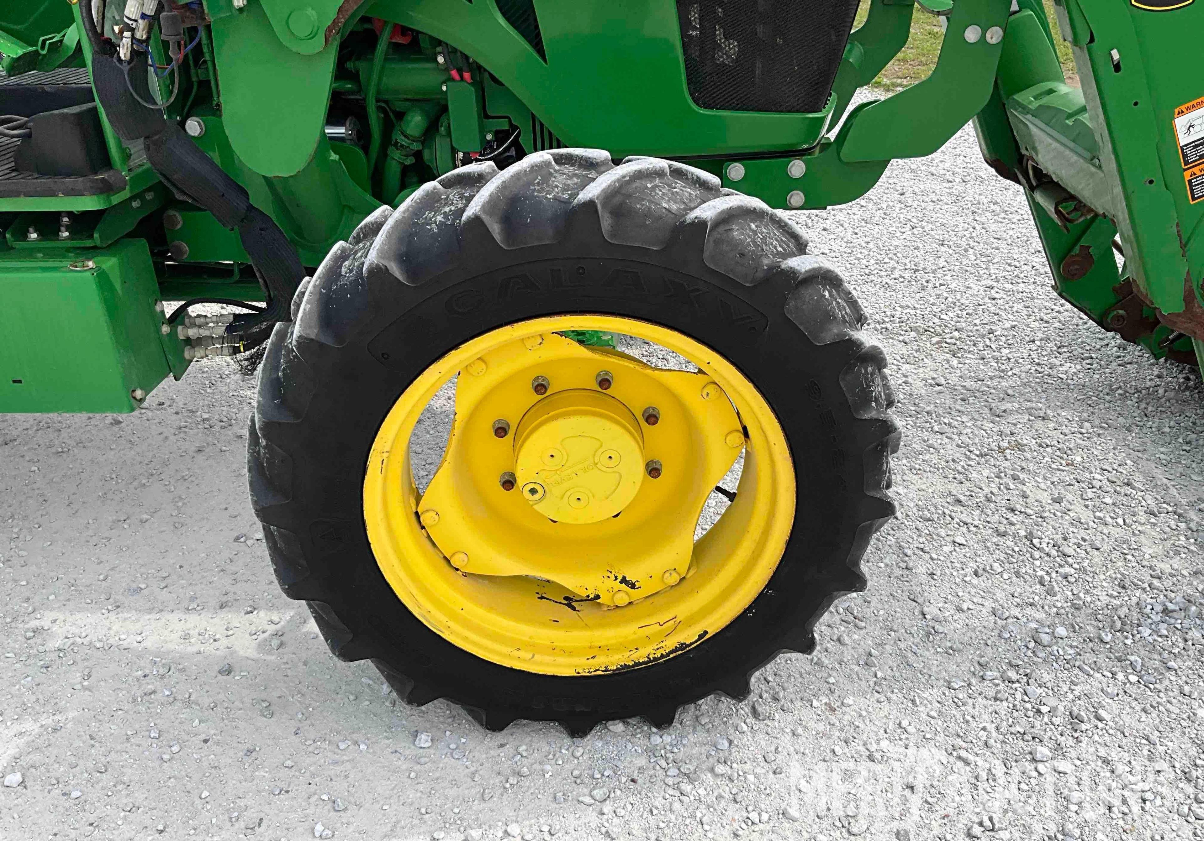 2019 John Deere 5055E Tractor