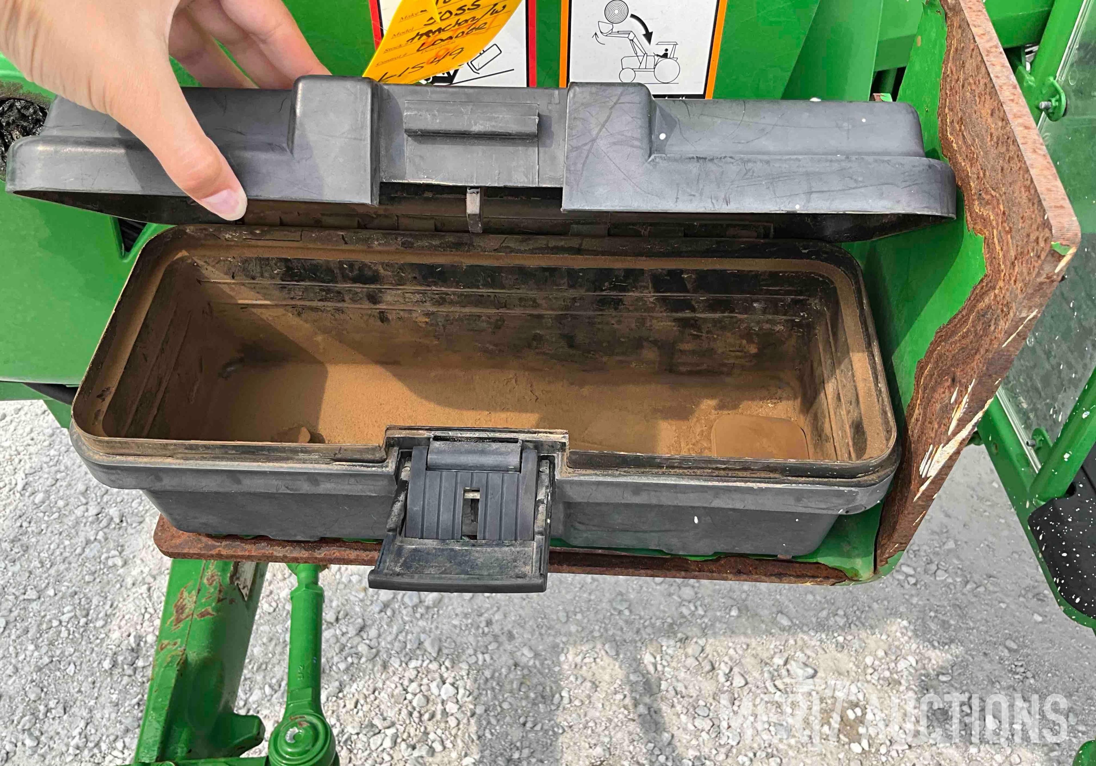 2019 John Deere 5055E Tractor