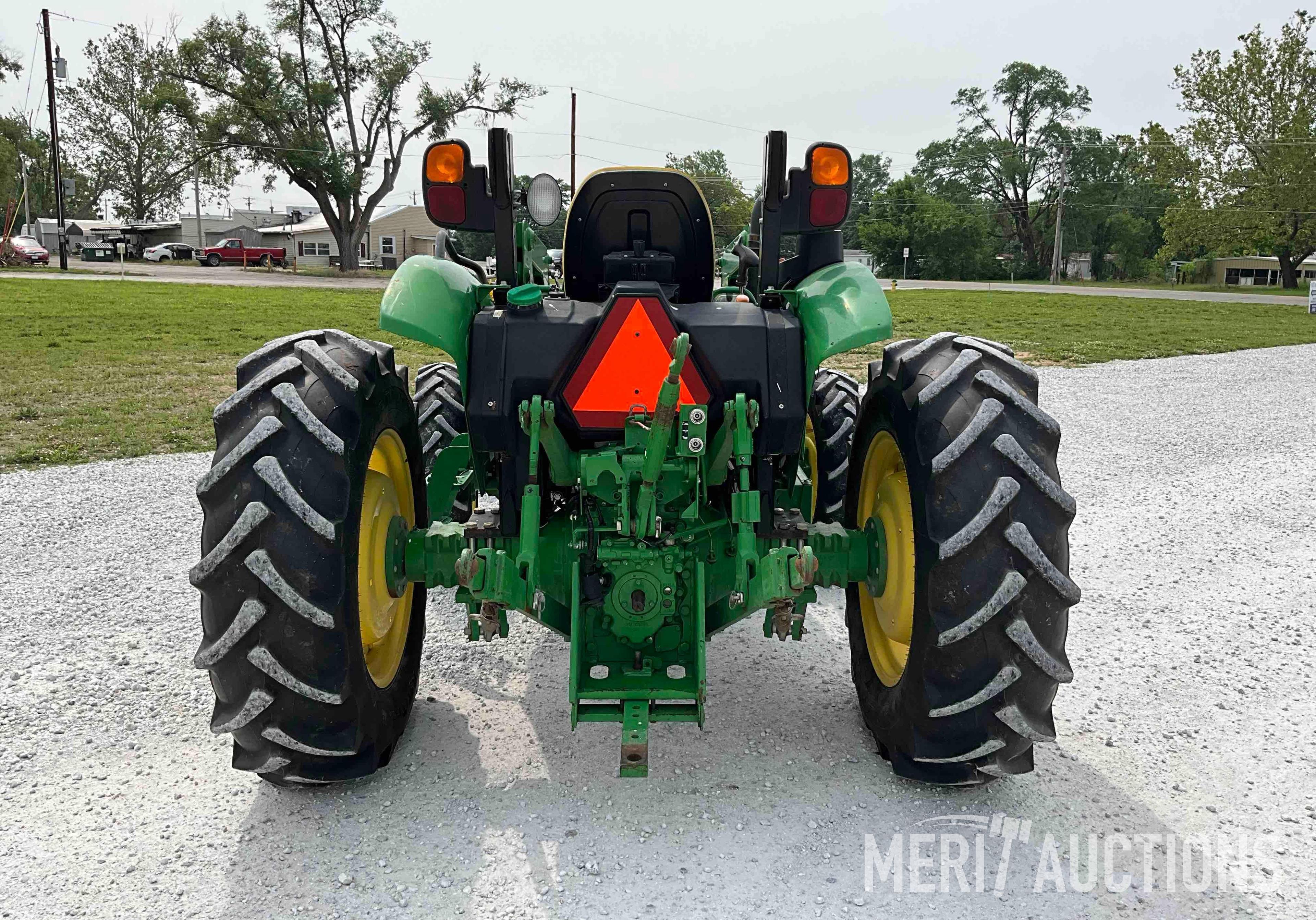 2019 John Deere 5055E Tractor