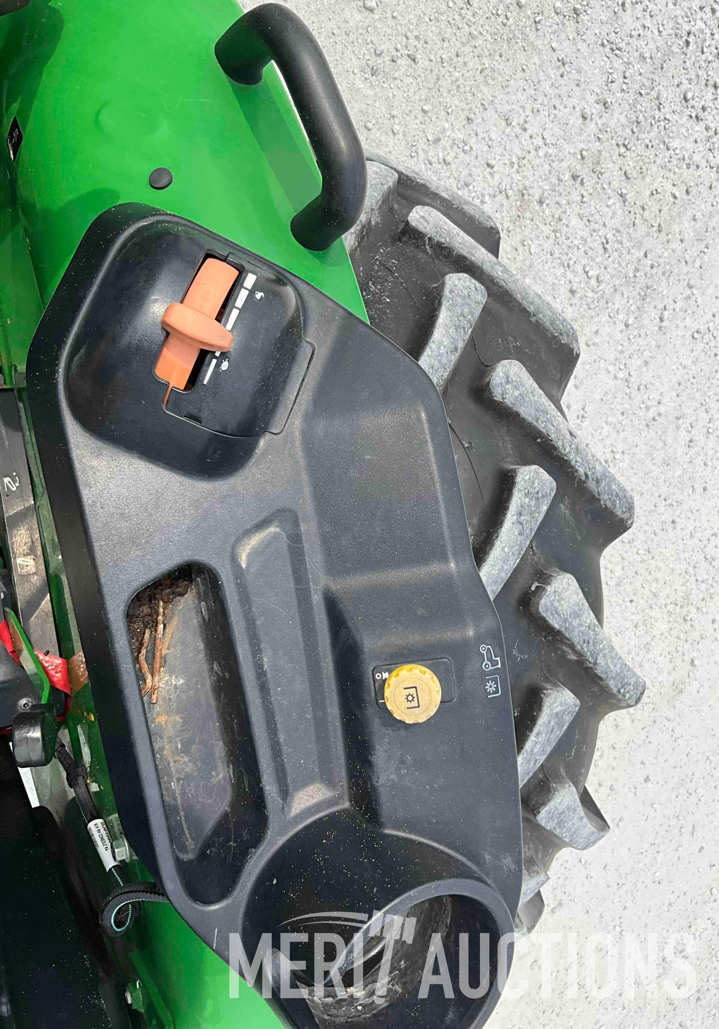 2019 John Deere 5055E Tractor