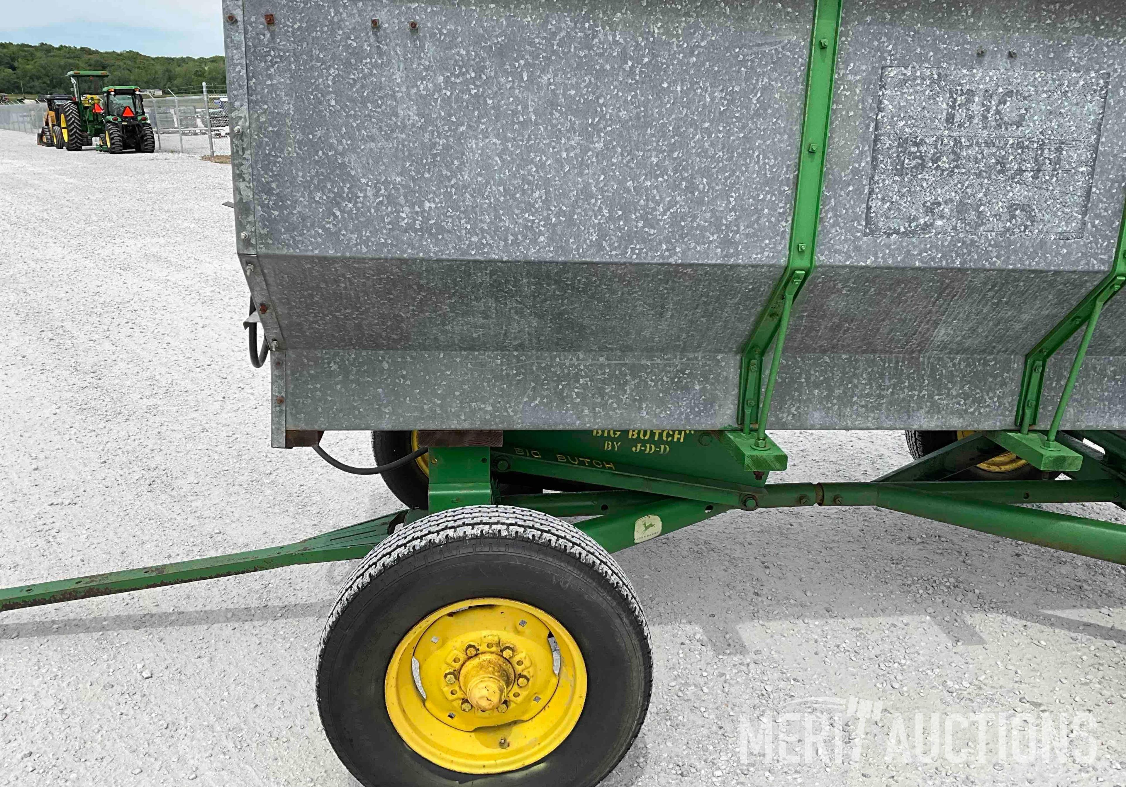 John Deere Big Butch Flair Box Wagon