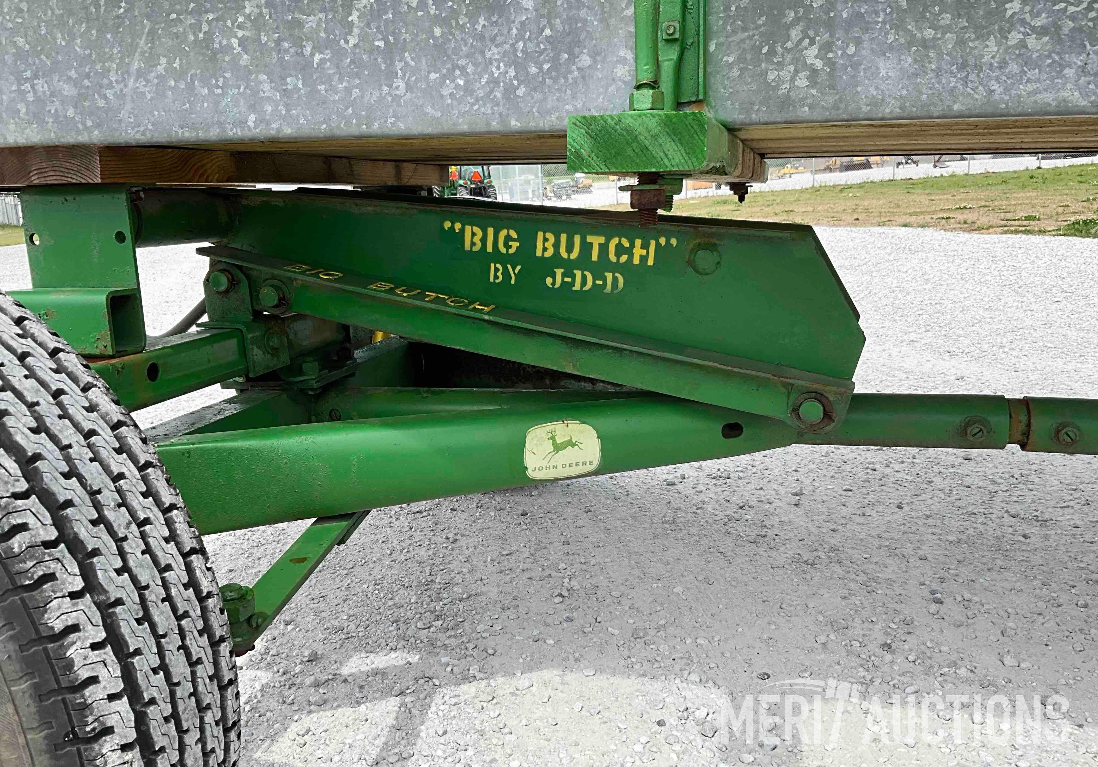 John Deere Big Butch Flair Box Wagon