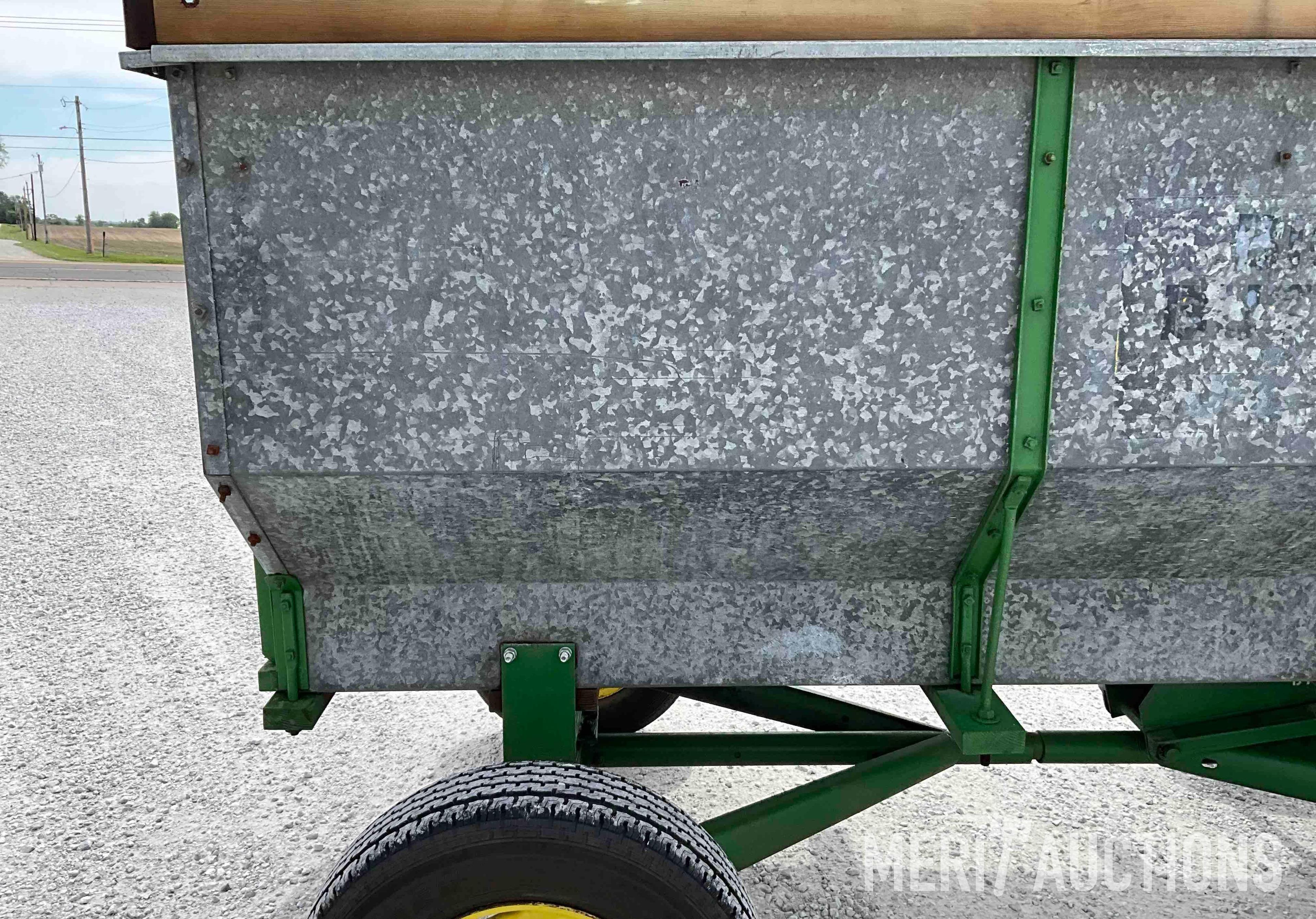 John Deere Big Butch Flair Box Wagon