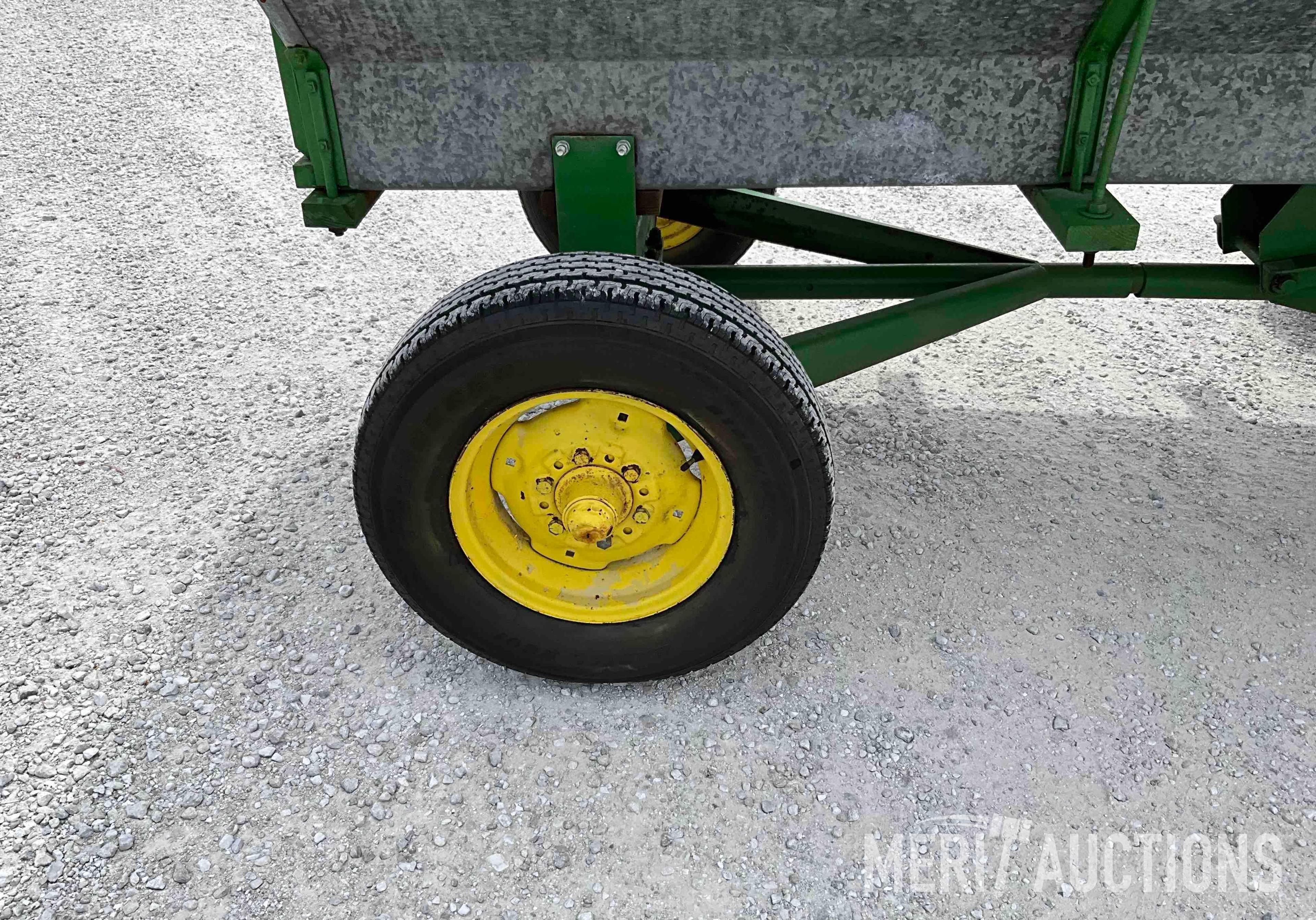 John Deere Big Butch Flair Box Wagon