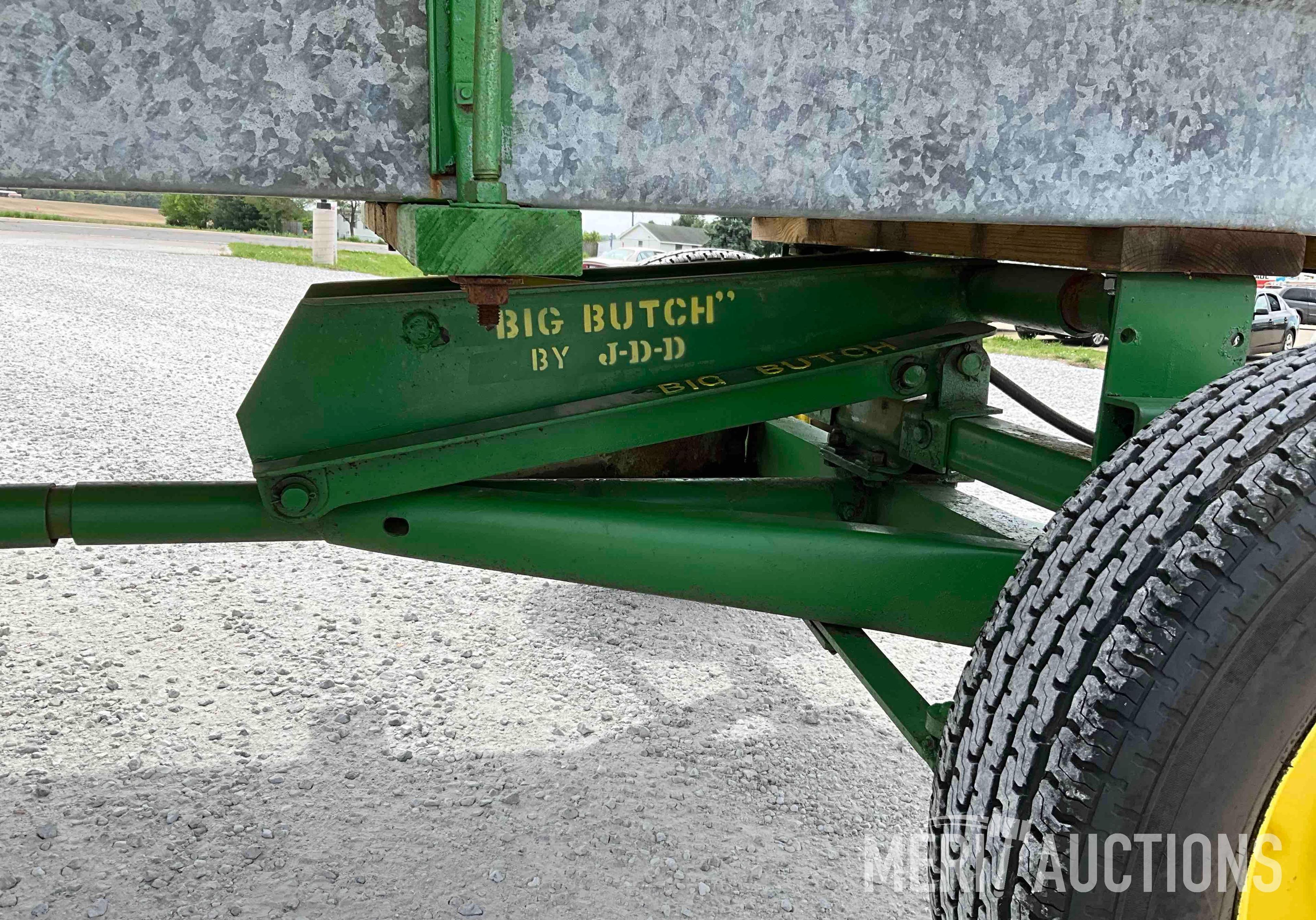 John Deere Big Butch Flair Box Wagon