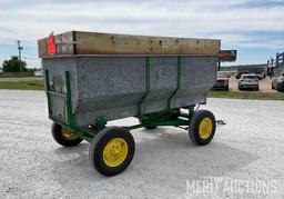 John Deere Big Butch Flair Box Wagon