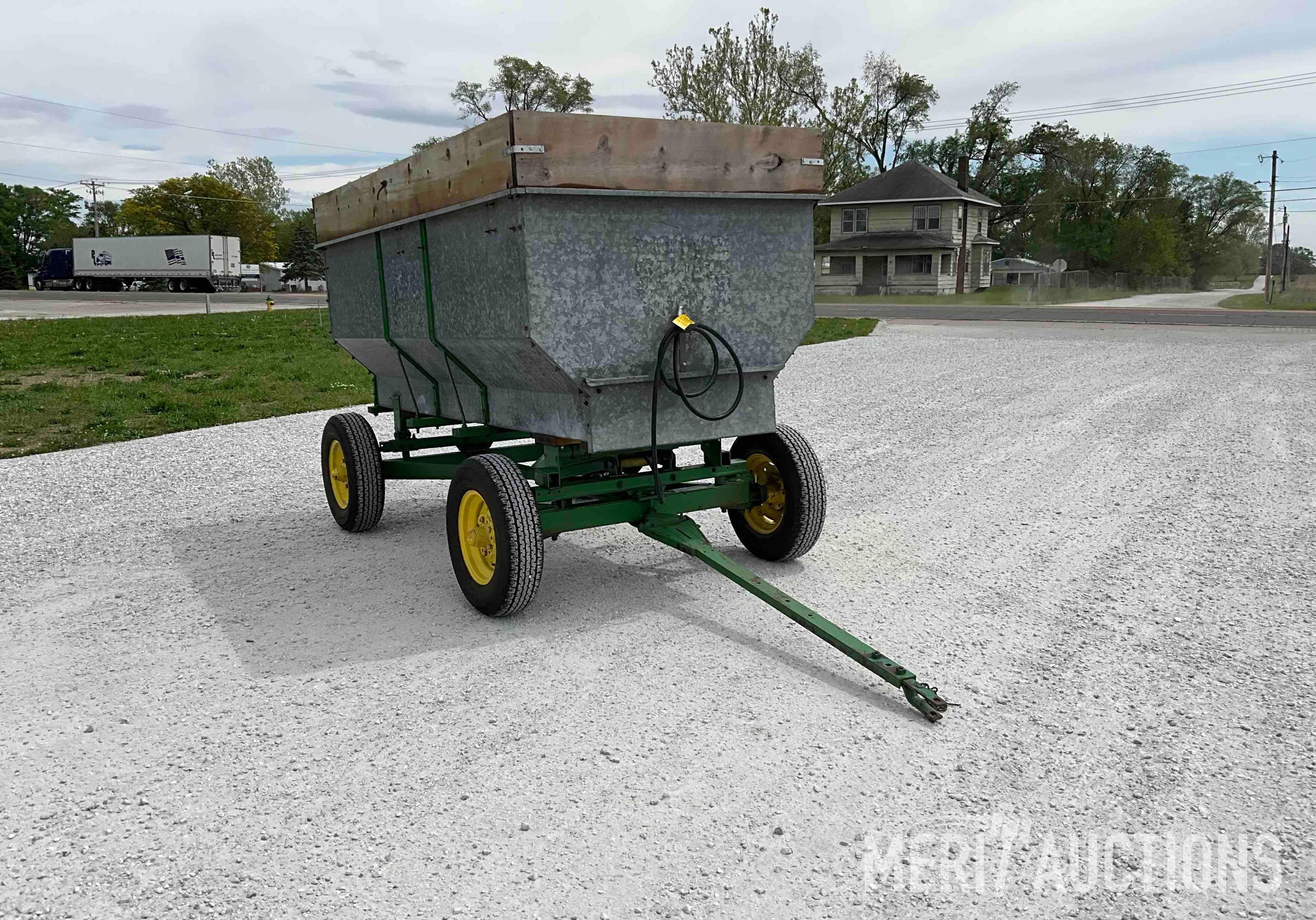 John Deere Big Butch Flair Box Wagon