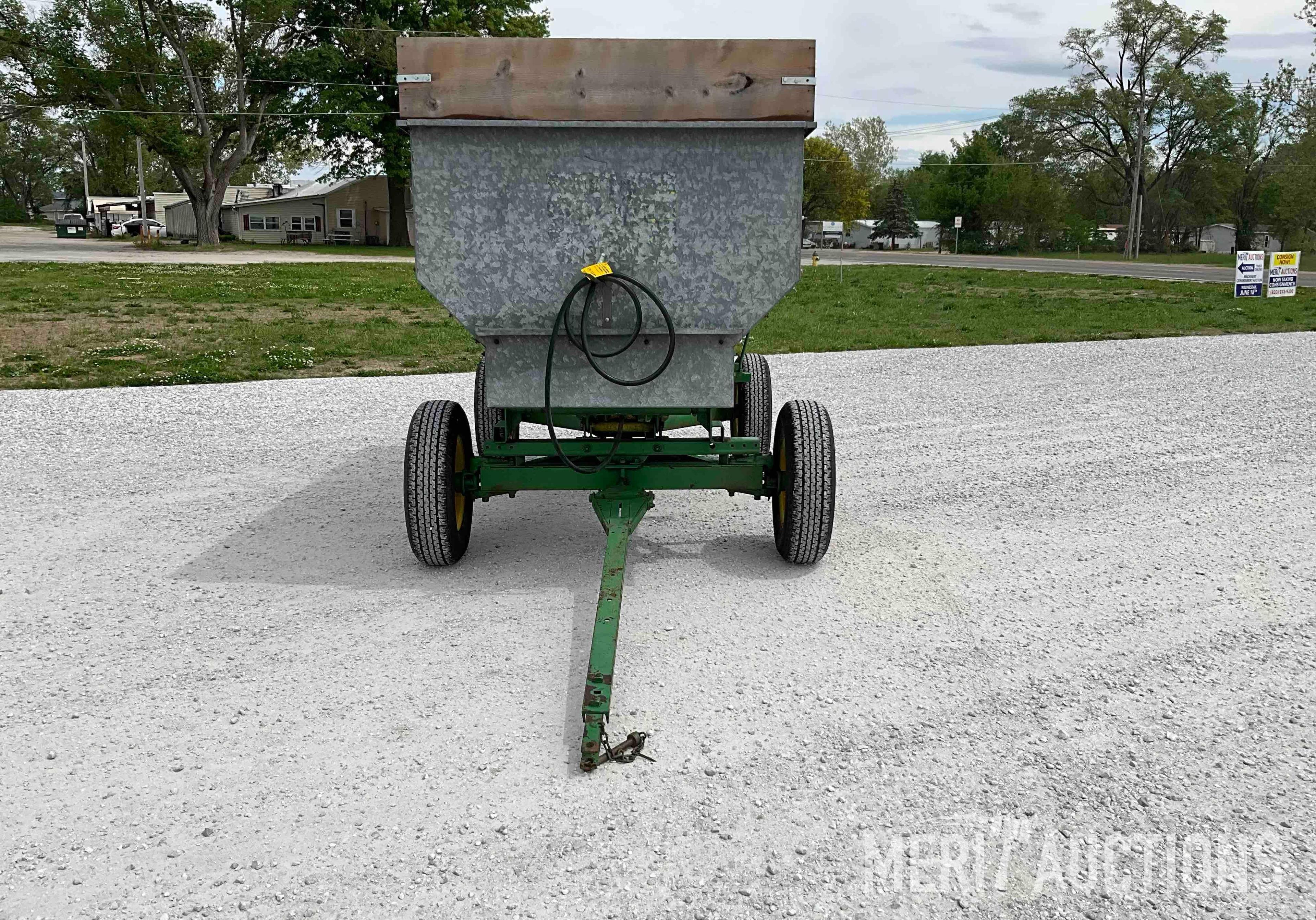 John Deere Big Butch Flair Box Wagon