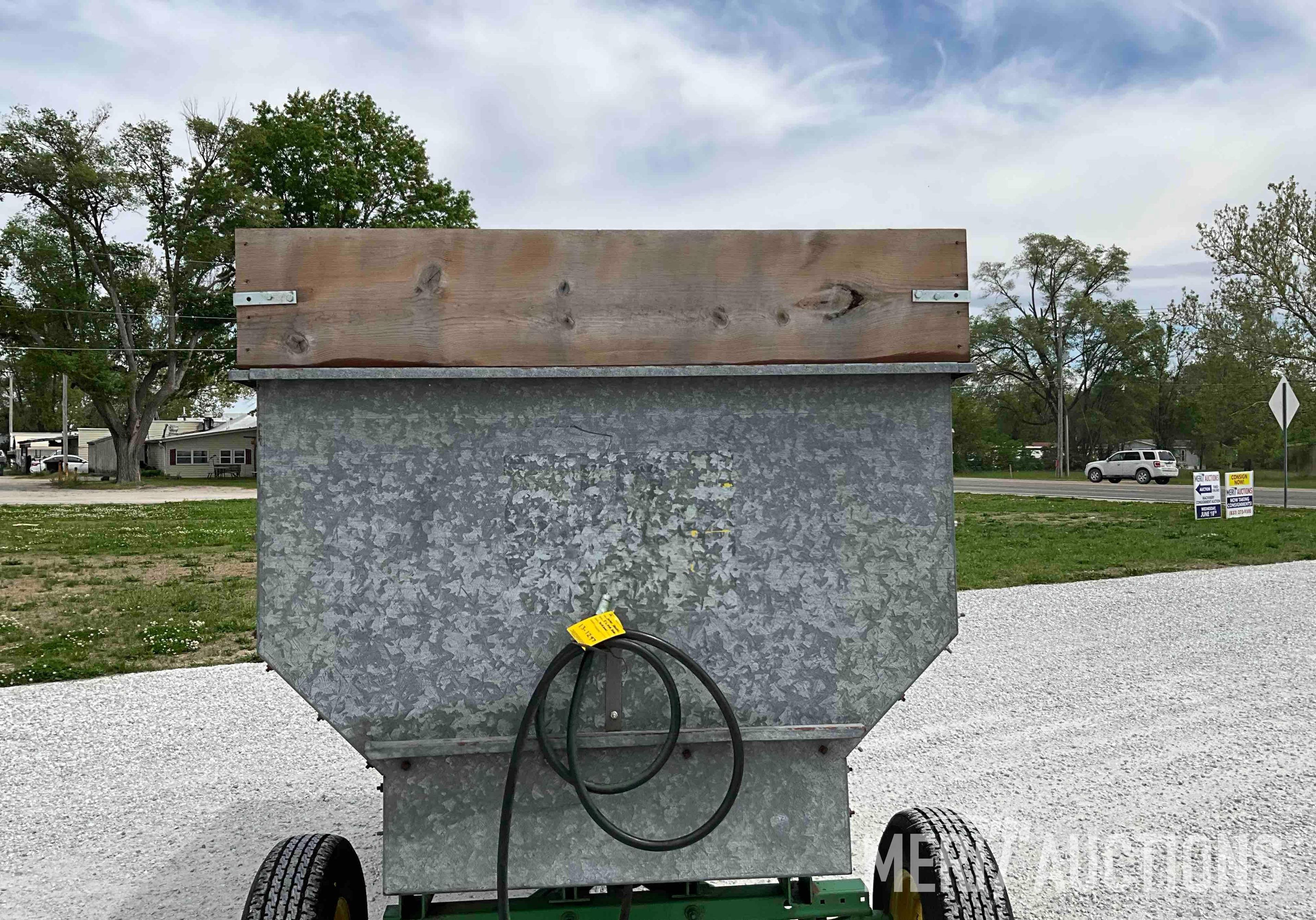 John Deere Big Butch Flair Box Wagon