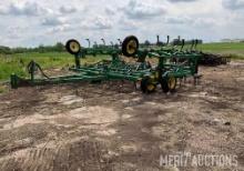 John Deere 960 21ft. Field Cultivator - LOCATED NEAR REYNOLDS, IL