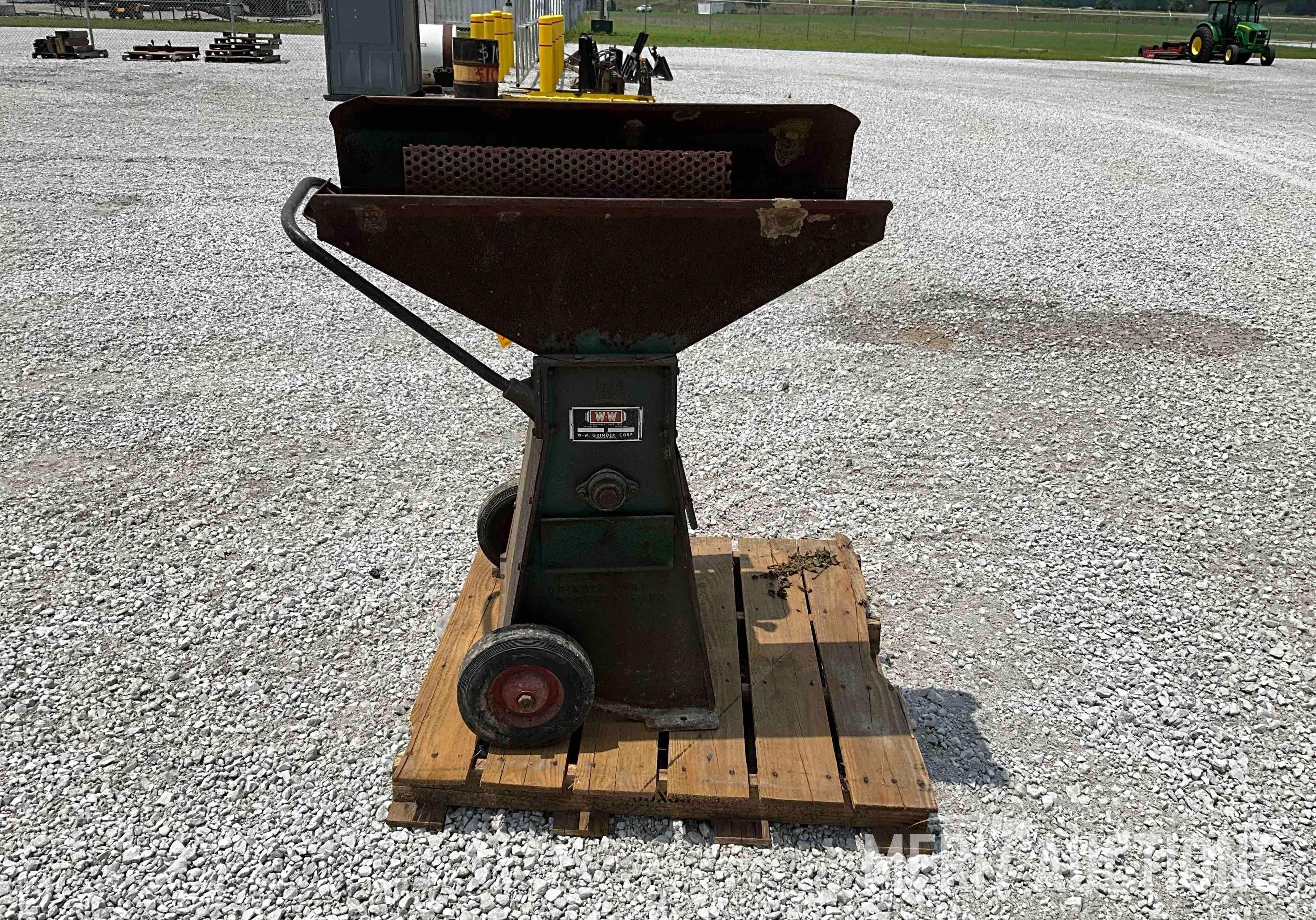 W-W Grinder Corp Corn Grinder