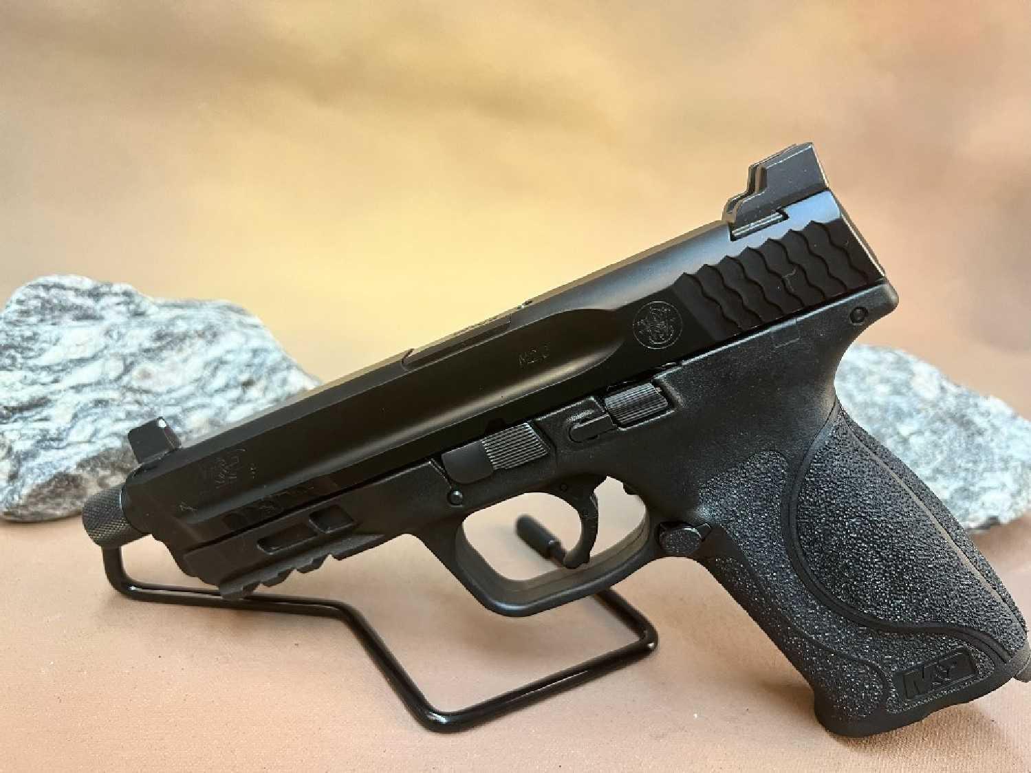 Smith & Wesson M&P M2.0 9MM NEW