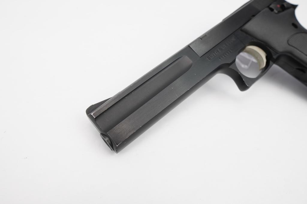 Smith & Wesson 422 .22 LR CTG