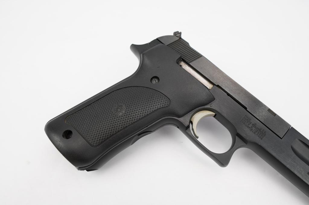 Smith & Wesson 422 .22 LR CTG