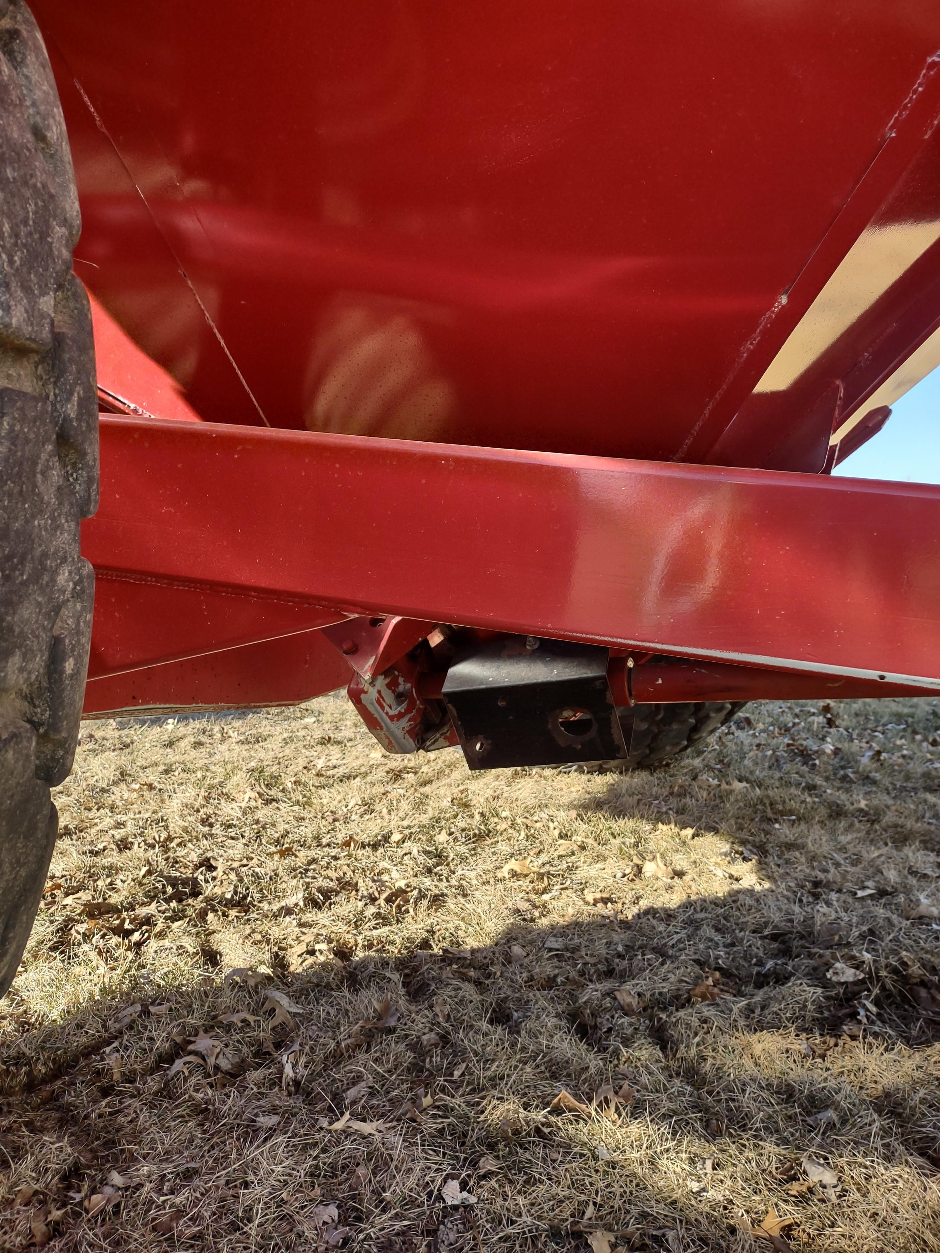 J & M 750 Auger Wagon