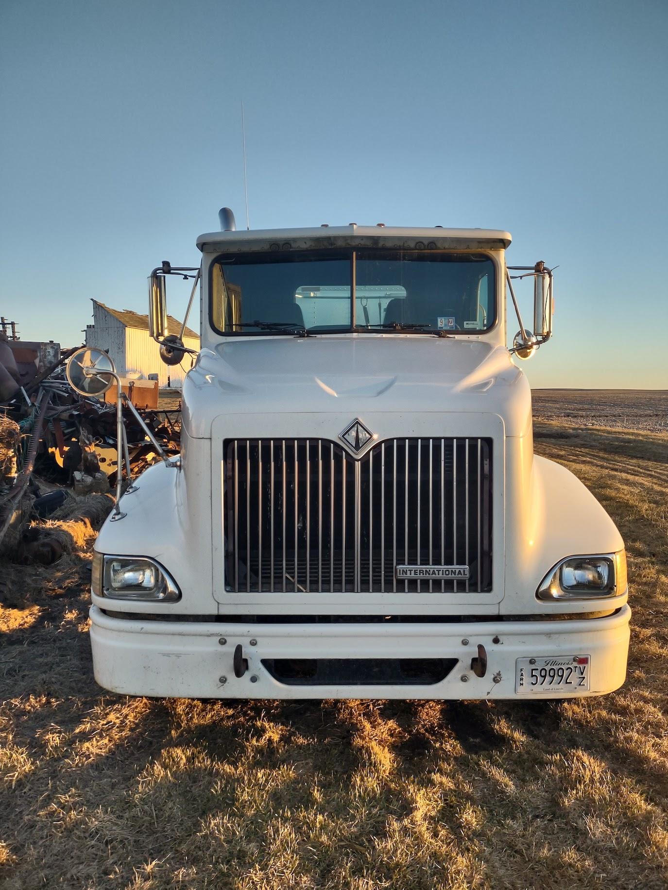 1999 IH Semi