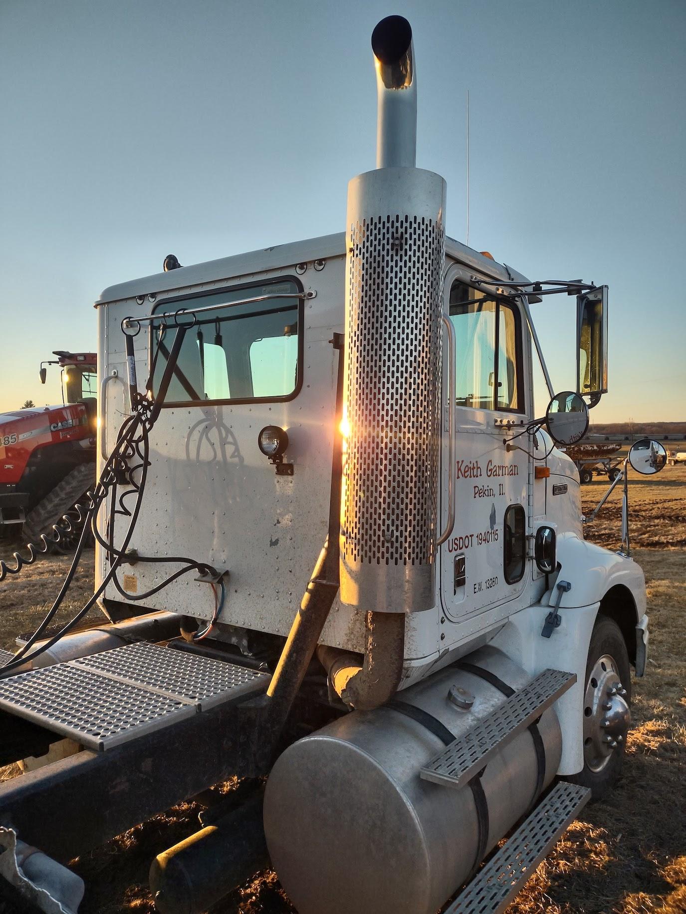 1999 IH Semi