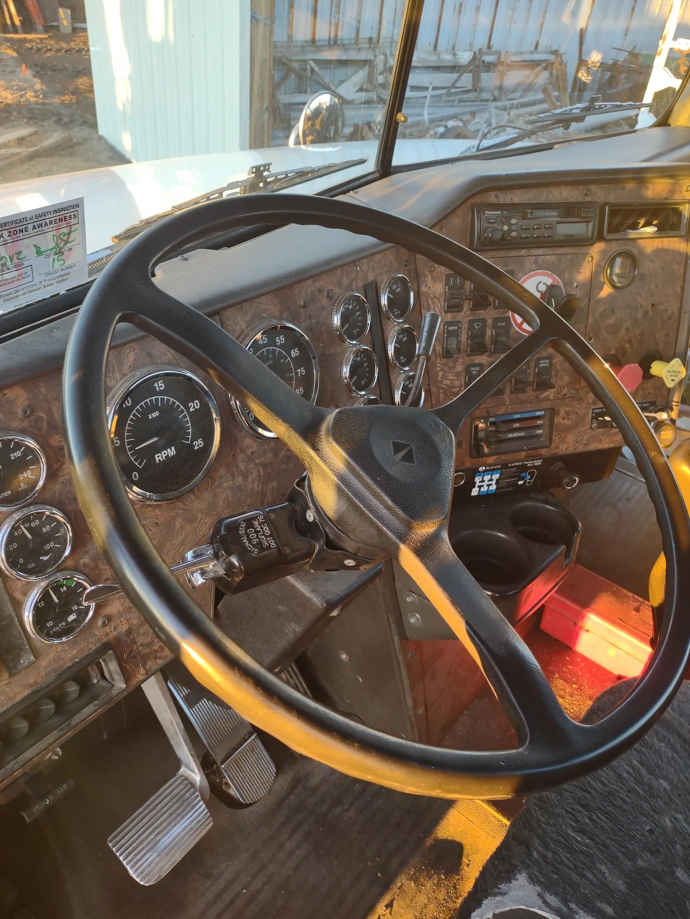 1999 IH Semi