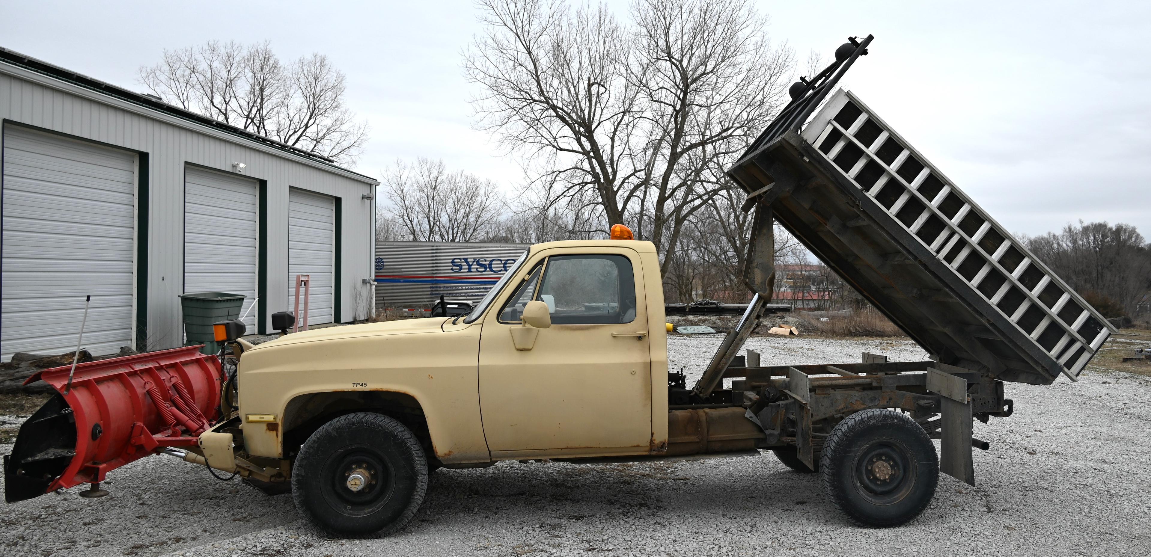1986 Chevrolet CD-30903 Military CUCV 3600Lb Payload Pick-up Truck with snow plow
