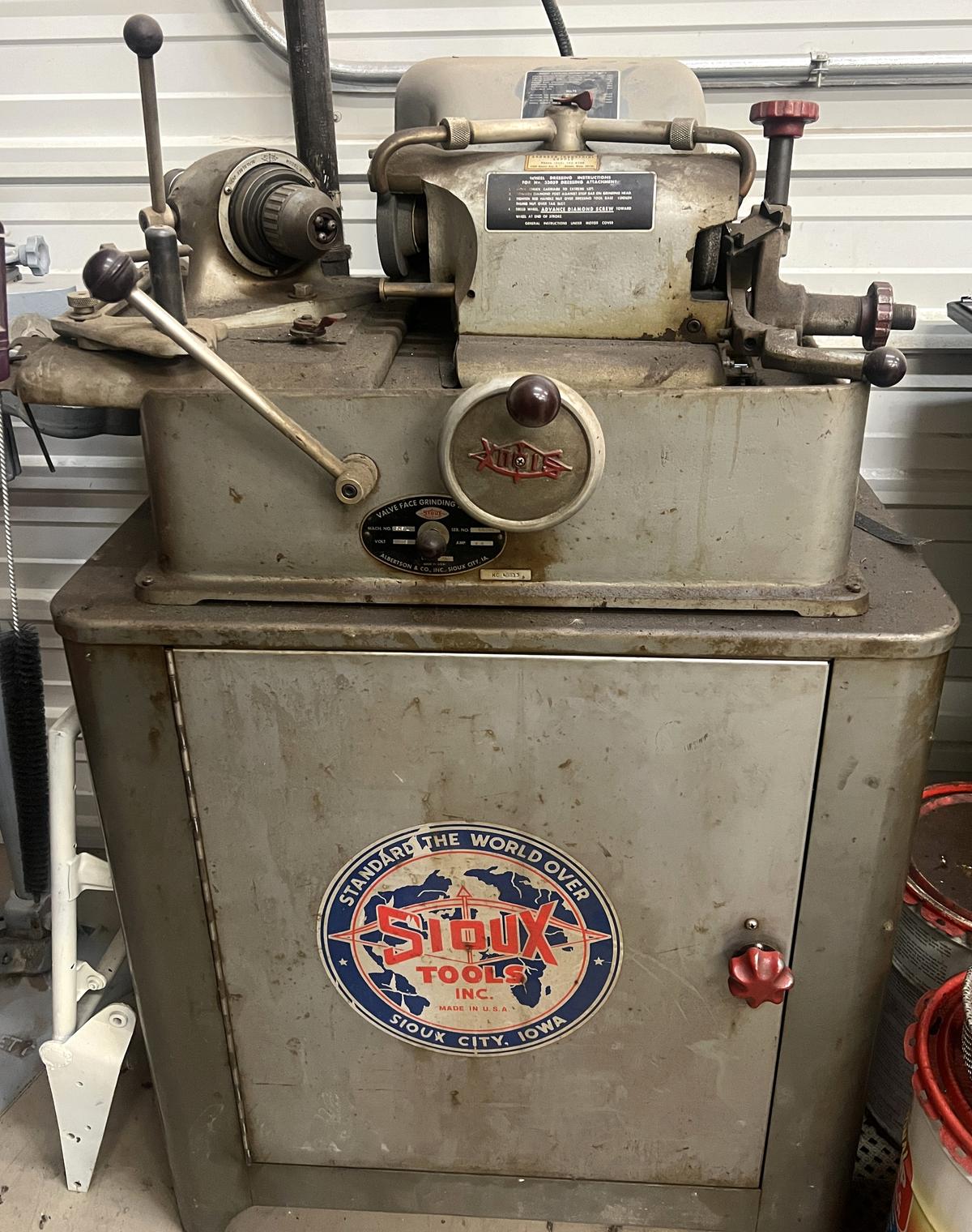 Sioux Tools Model 645L Valve Face Grinding Machine