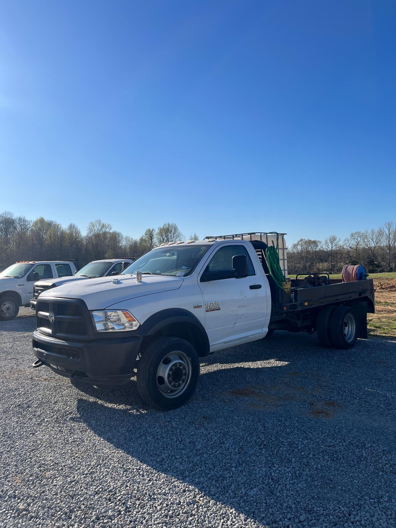 2017 RAM 4500 2X4 REGULAR CAB FLATBED 6.4L HEMI FLATBED VIN 3C7WRKBJ4HG643415