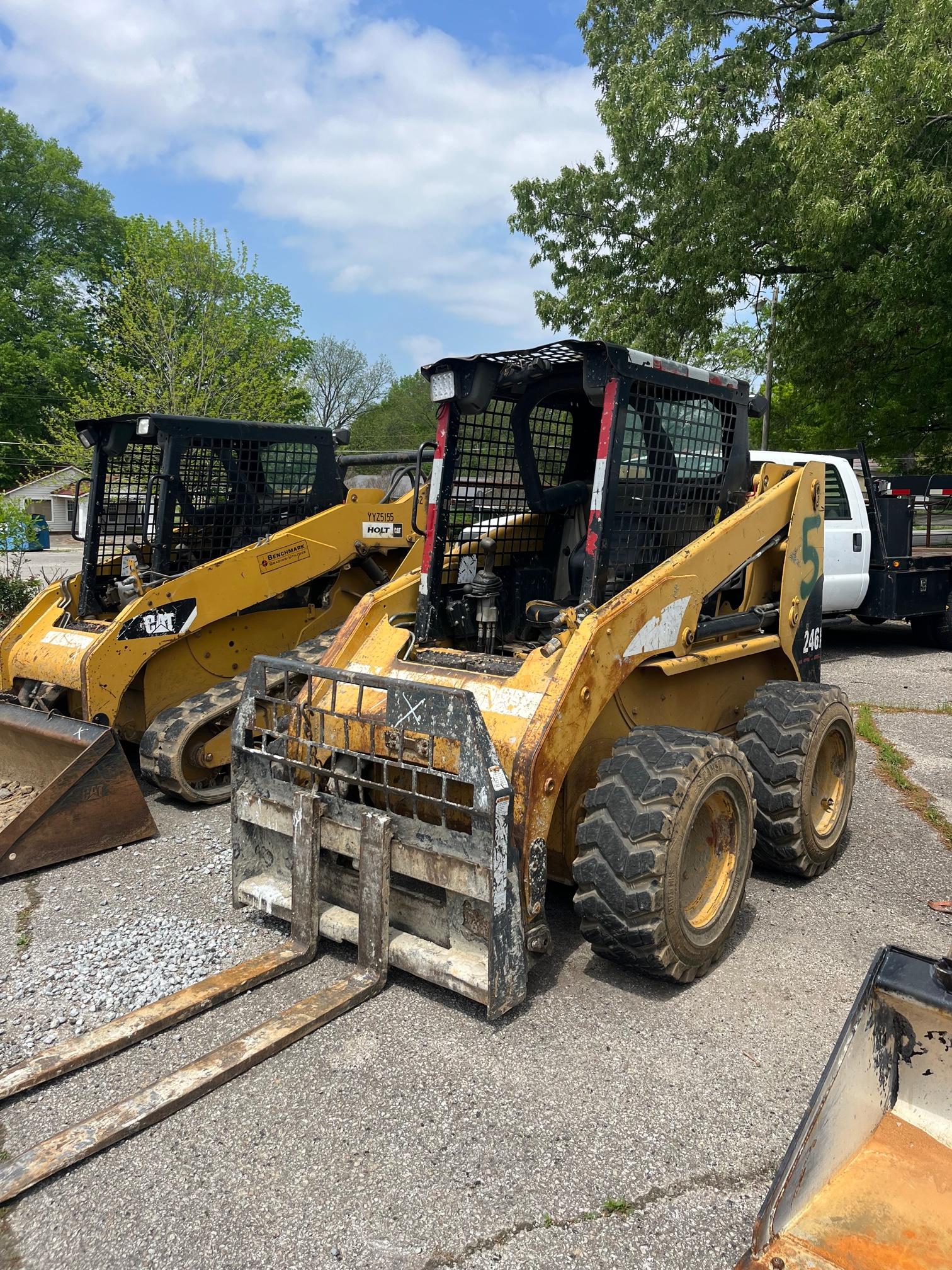 CAT 246B JOYSTICK OPEN ROPS SKID STEER RUNS GOOD HAS A LEAK ON RADIATOR