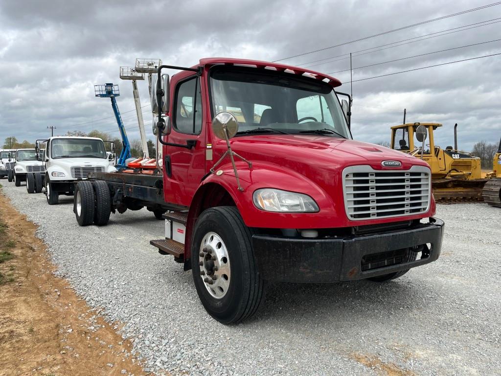 2018 FREIGHTLINER M2 106 CAB CHASSIS