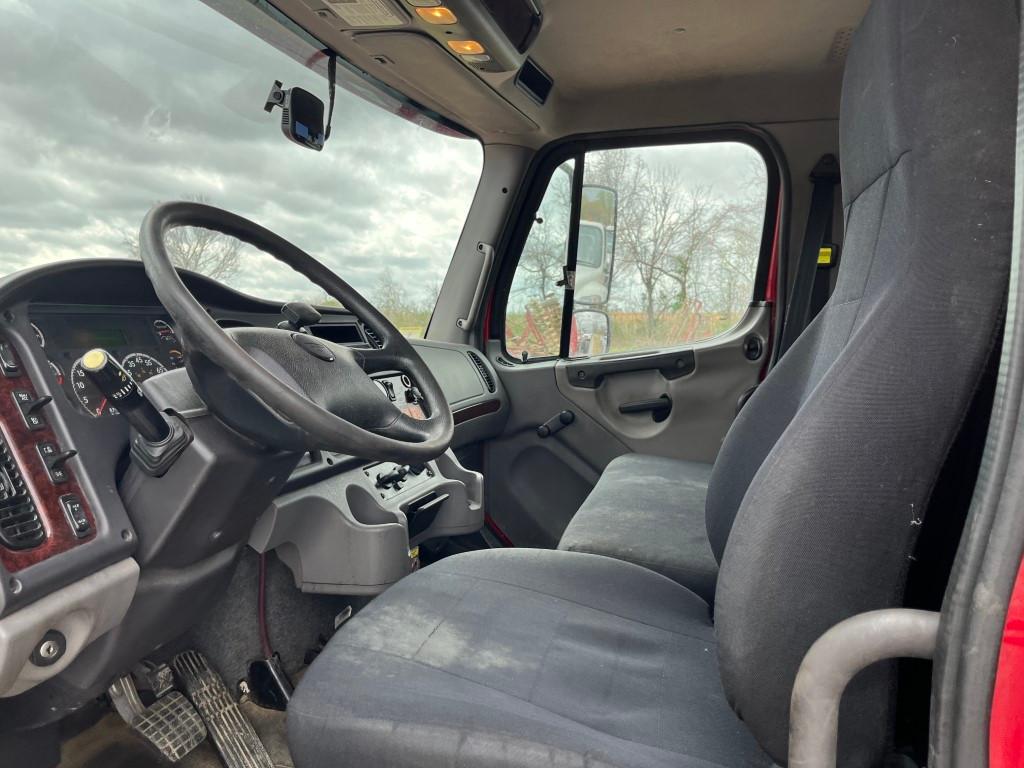2018 FREIGHTLINER M2 106 CAB CHASSIS