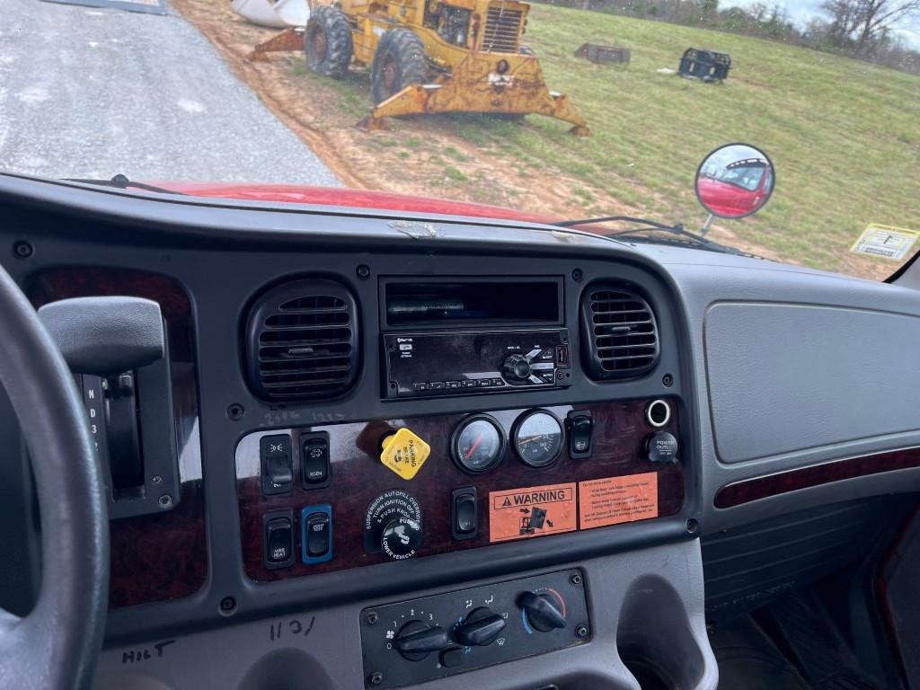 2018 FREIGHTLINER M2 106 CAB CHASSIS