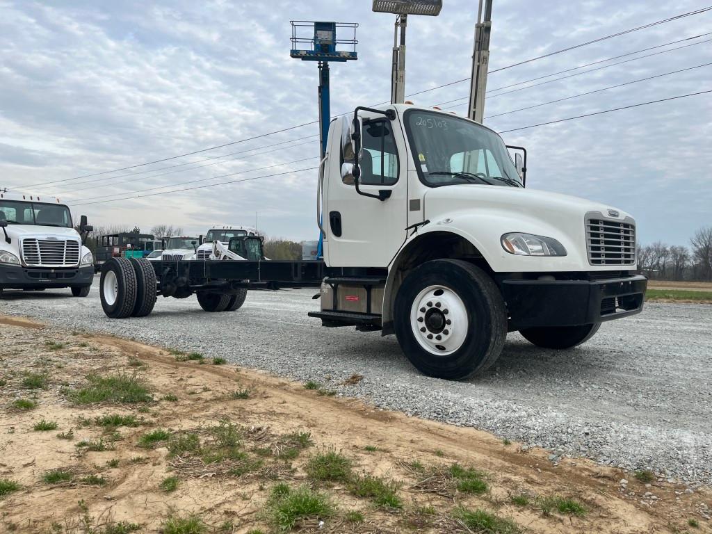 2018 FREIGHTLINER M2 106 CAB CHASSIS