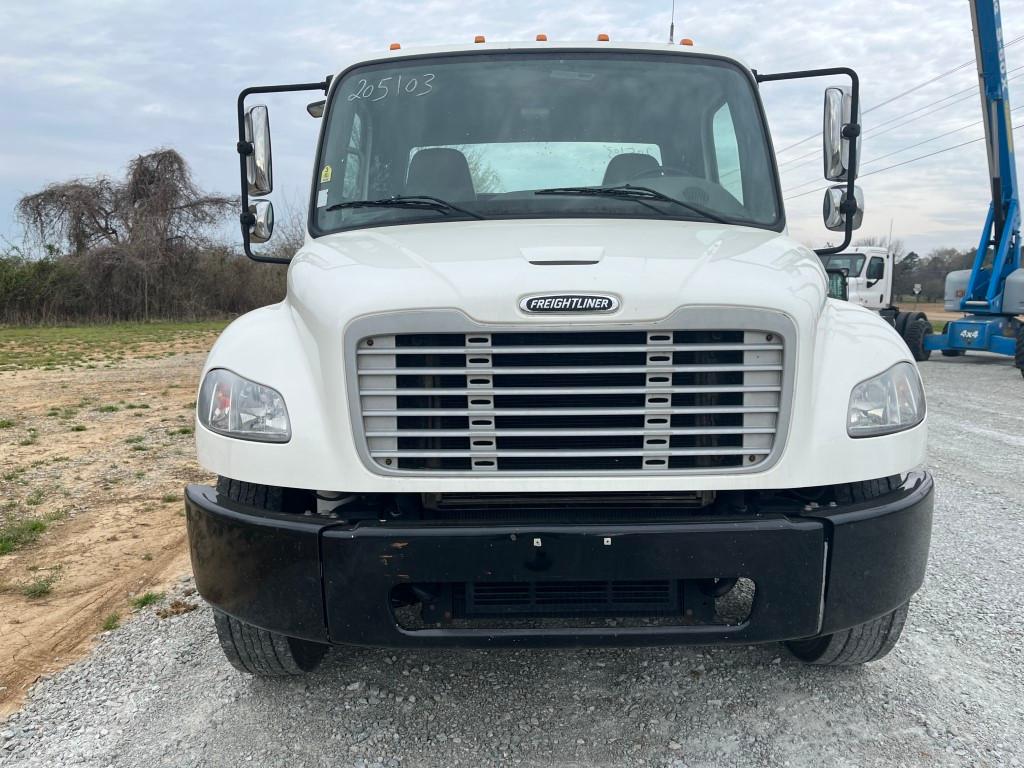 2018 FREIGHTLINER M2 106 CAB CHASSIS