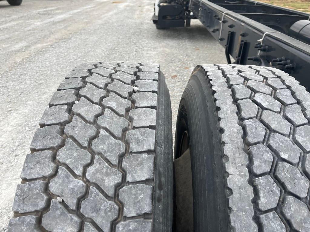 2018 FREIGHTLINER M2 106 CAB CHASSIS