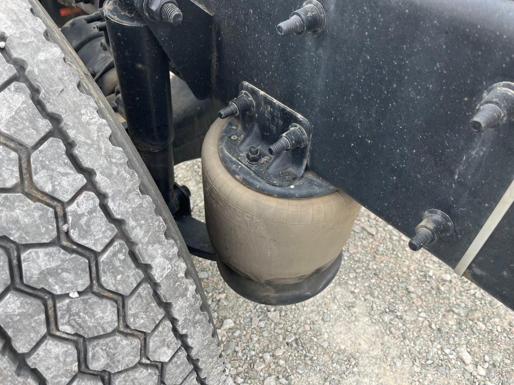 2018 FREIGHTLINER M2 106 CAB CHASSIS