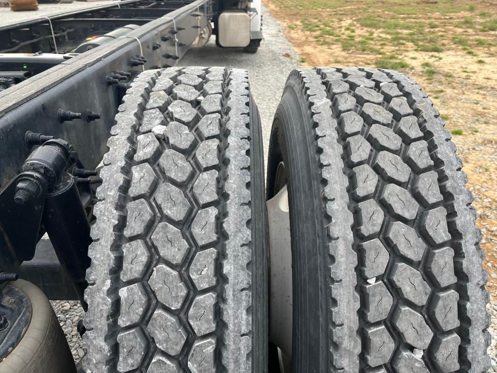 2018 FREIGHTLINER M2 106 CAB CHASSIS