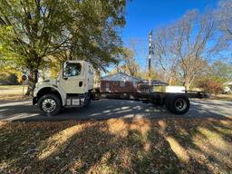 2018 FREIGHTLINER M2 106 CAB CHASSIS
