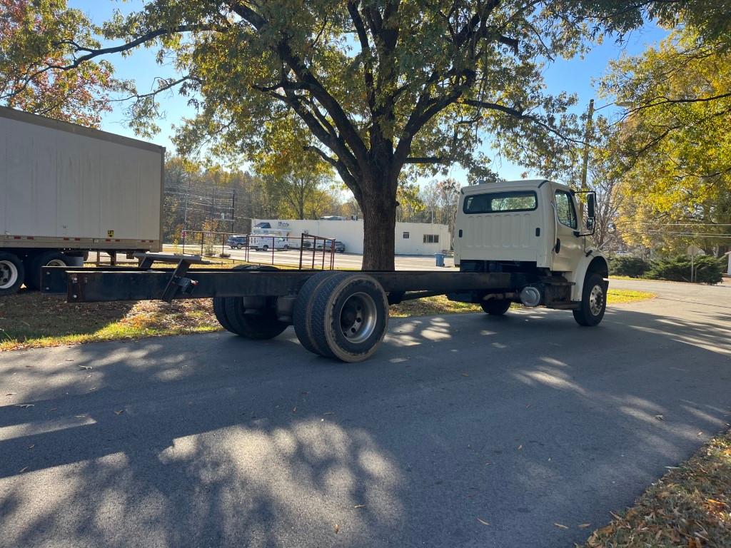 2018 FREIGHTLINER M2 106 CAB CHASSIS