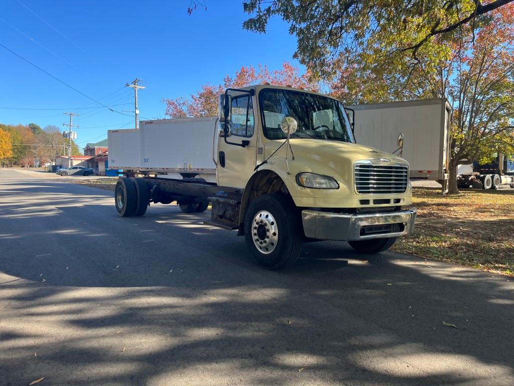 2018 FREIGHTLINER M2 106 CAB CHASSIS