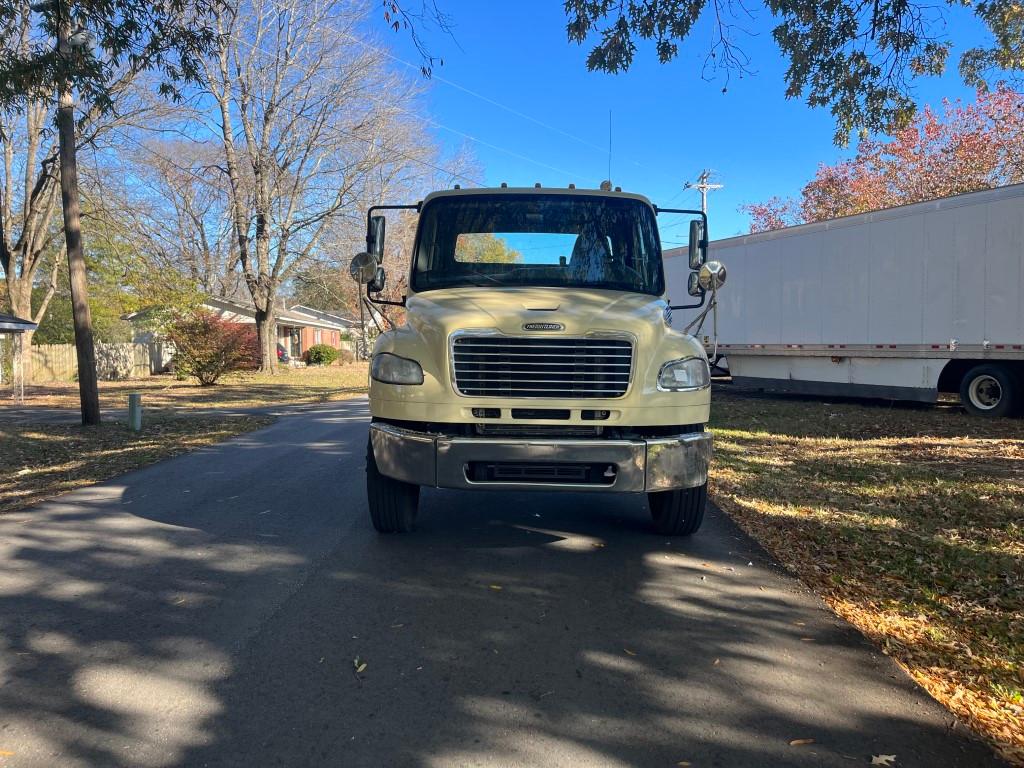 2018 FREIGHTLINER M2 106 CAB CHASSIS