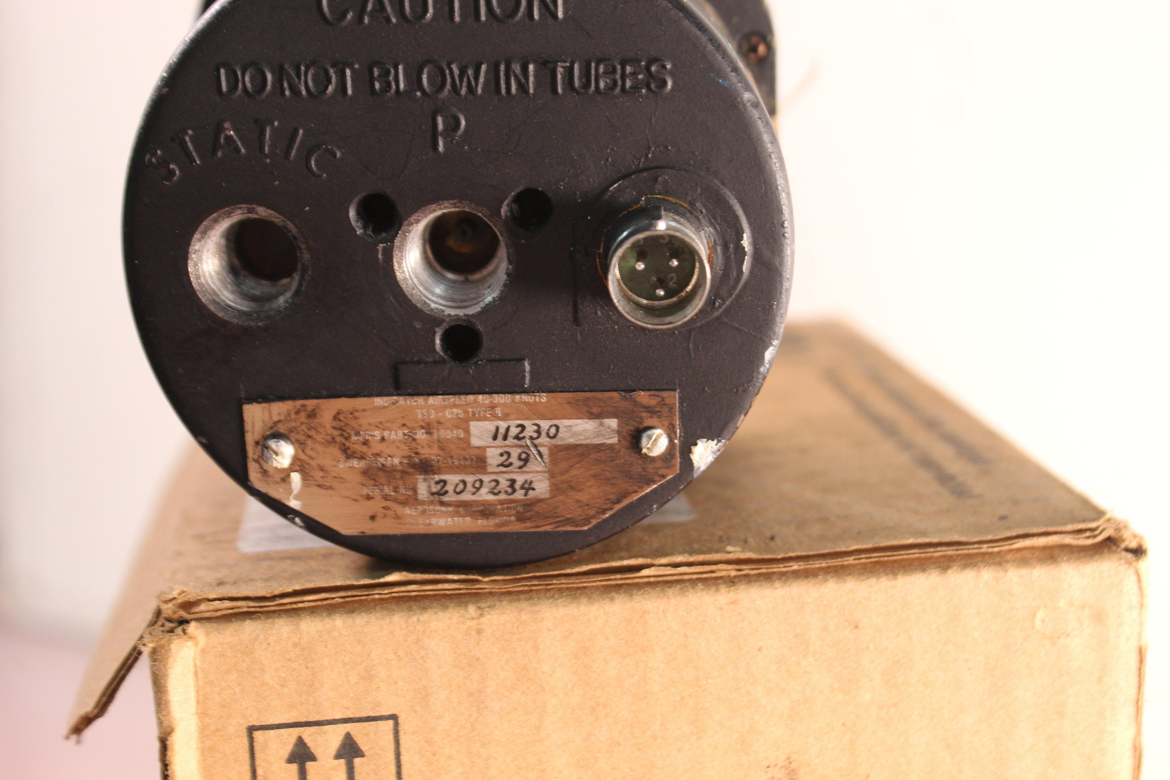 Aerosonic airspeed indicator 300 kt PN 20040 11230