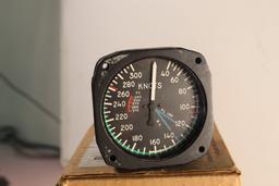 Aerosonic airspeed indicator 300 kt PN 20040 11230
