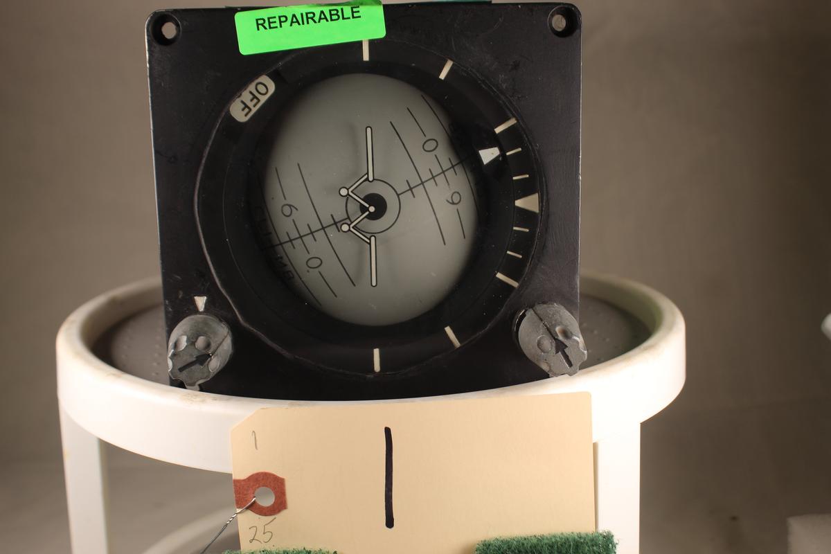 Consolidated airborne Indicator attitude remote PN DSA274